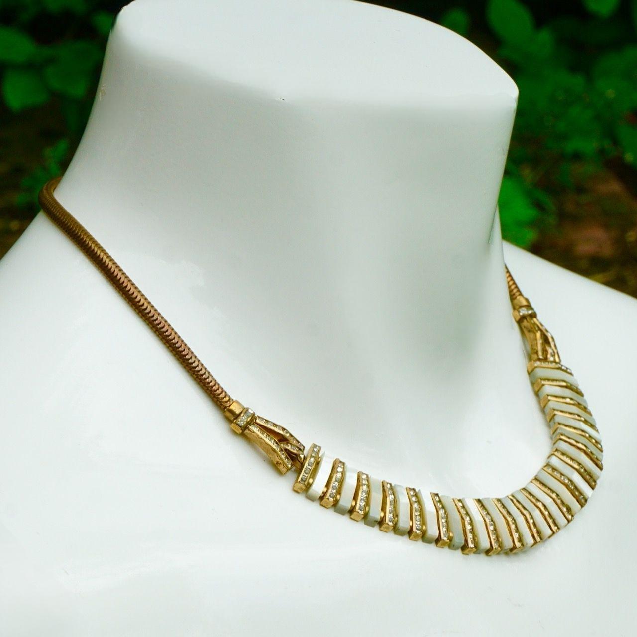 Set di gioielli Art Deco placcati in oro con madreperla e strass, circa anni '30 in vendita 2