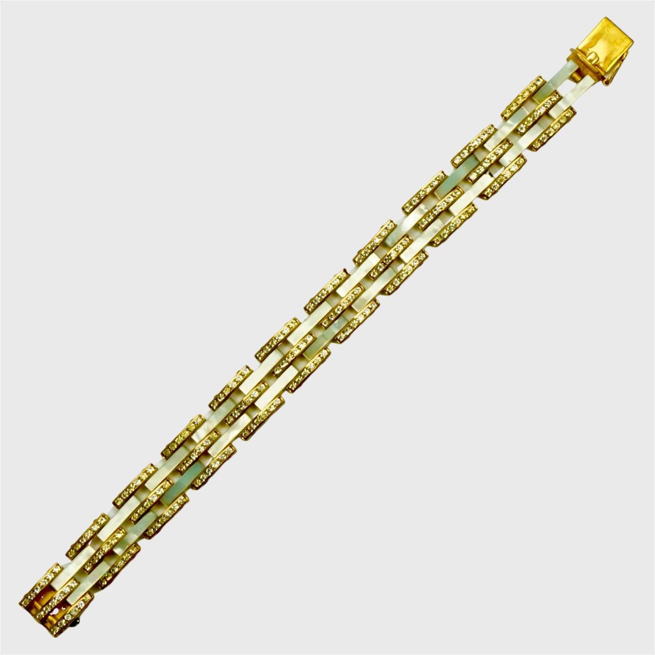 Set di gioielli Art Deco placcati in oro con madreperla e strass, circa anni '30 in vendita 4
