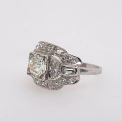 Bague Art Déco en or 1.25 carat Nature Old Euro & Baguette Diamond Circa 1950