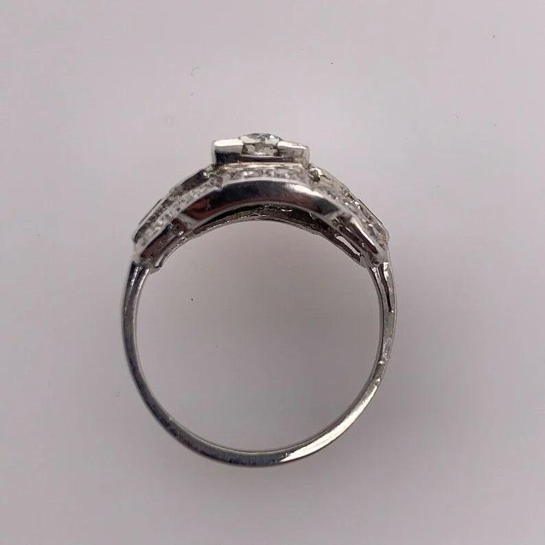 Art Deco Gold Ring 1,25 Karat Natürlicher Alter Euro & Baguette Diamant CIRCA 1950 im Angebot 2