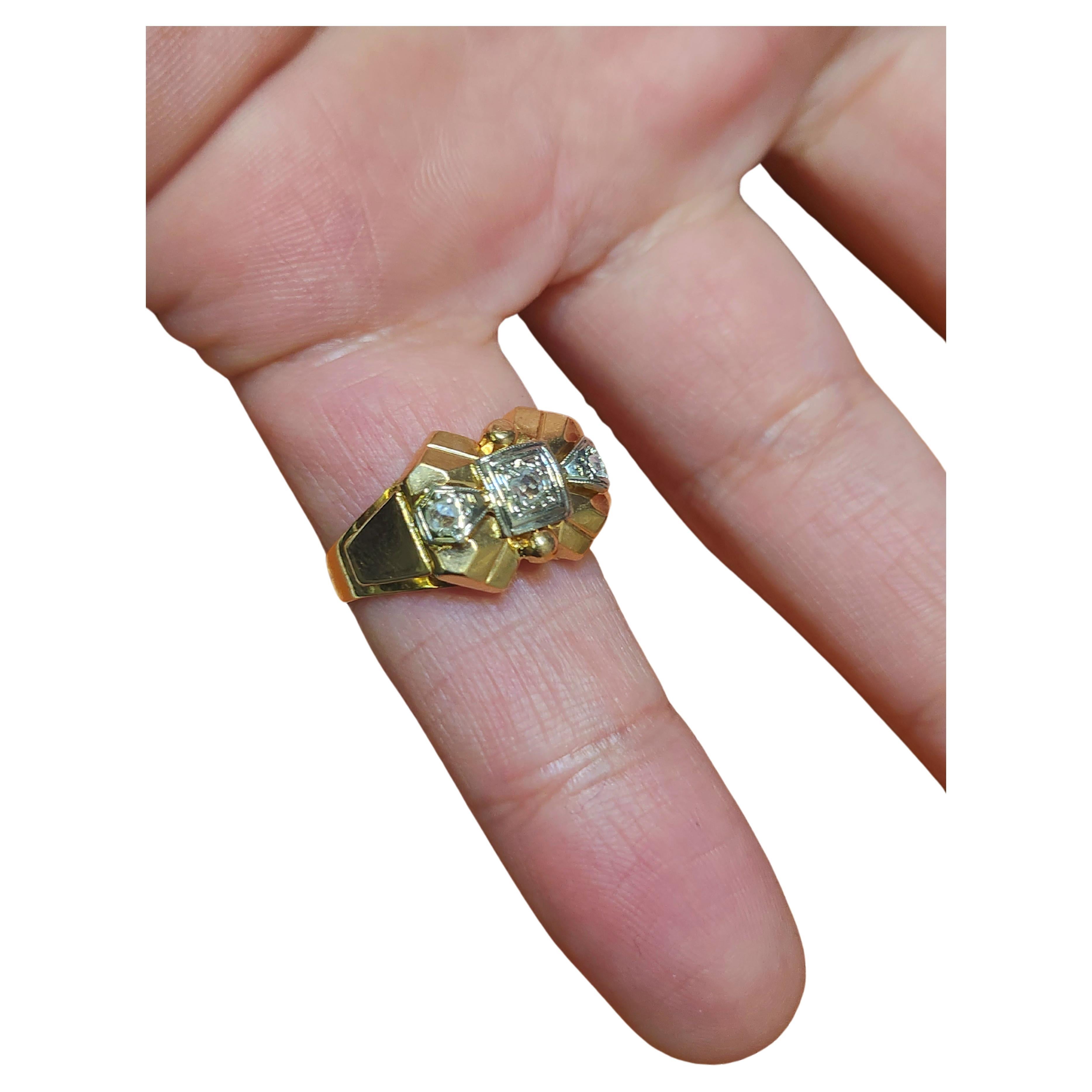 Art Deco Gold Ring In Good Condition For Sale In Cairo, EG