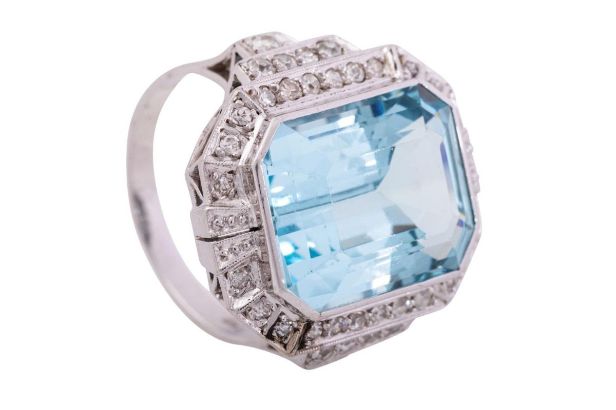 Art Deco gold ring with 12.00ct aquamarine and diamonds. In Good Condition For Sale In Chorzów, PL