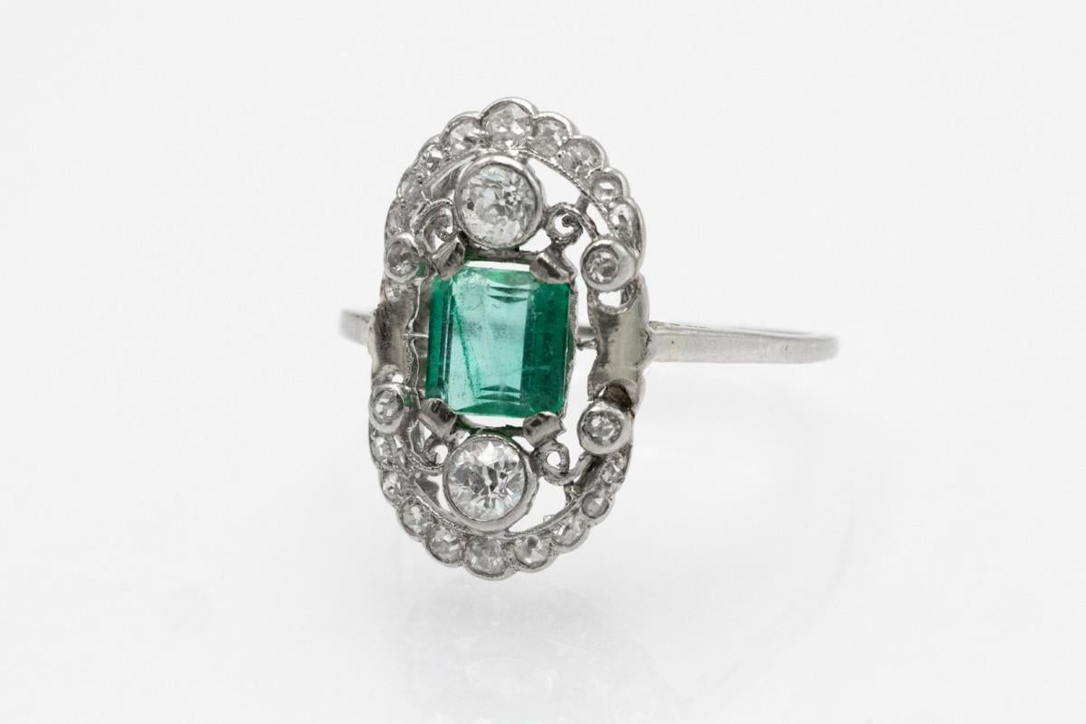 Bague en or Art déco avec diamants et émeraude, vers 1930/1940. Unisexe en vente