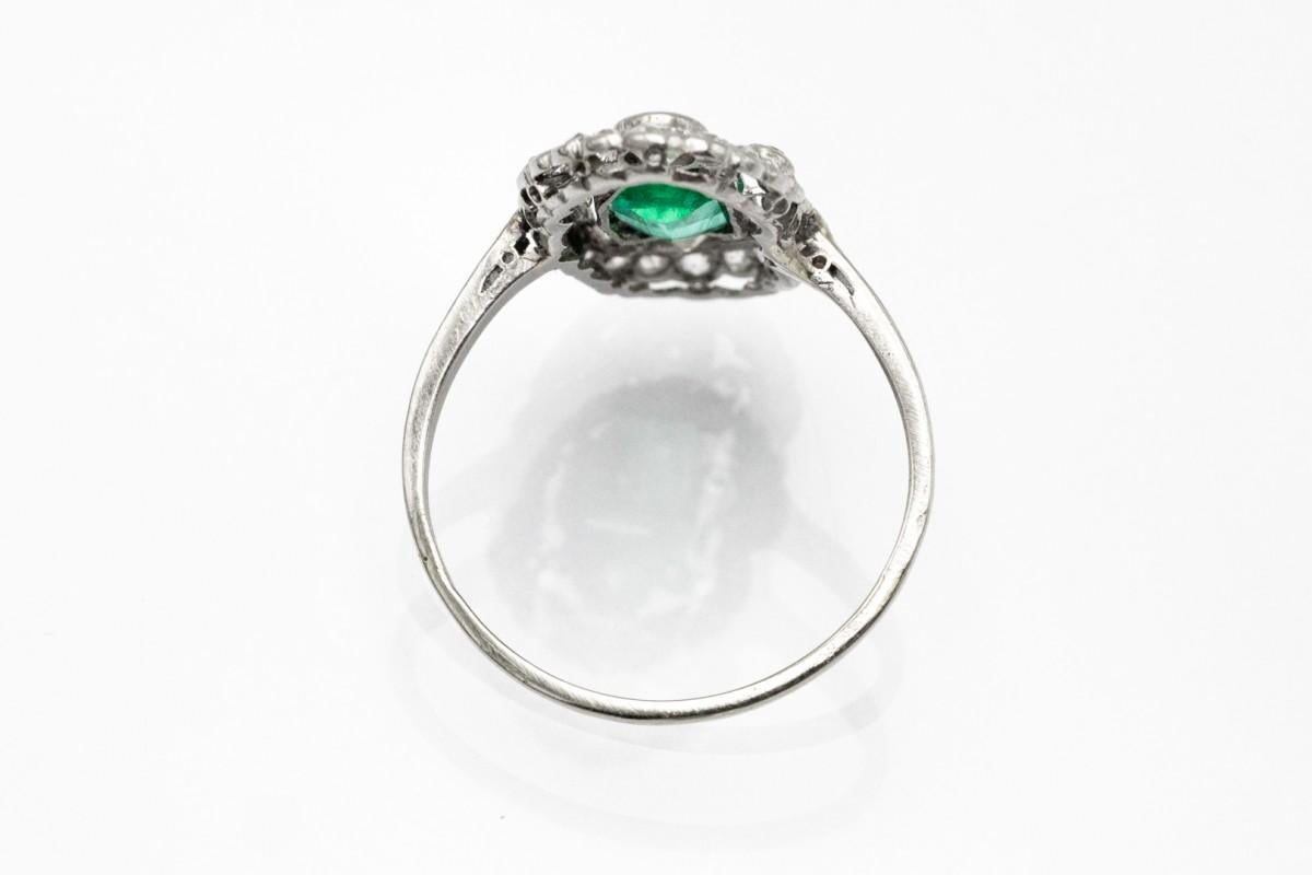 Bague en or Art déco avec diamants et émeraude, vers 1930/1940. en vente 1