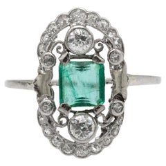 Art-Deco-Goldring mit Diamanten und Smaragd, ca. 1930/1940er Jahre.