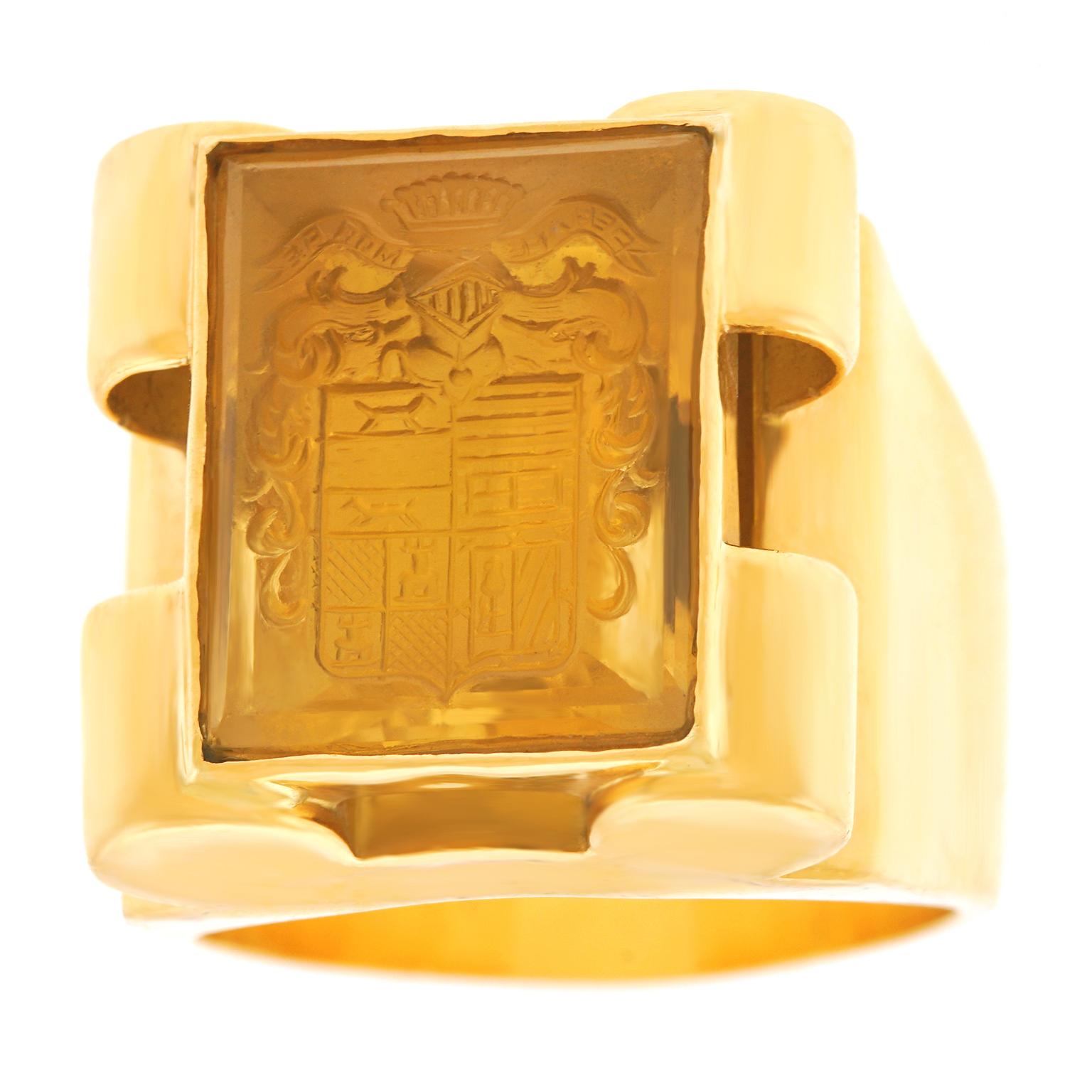 Art Deco Gold Signet Ring In Excellent Condition In Litchfield, CT