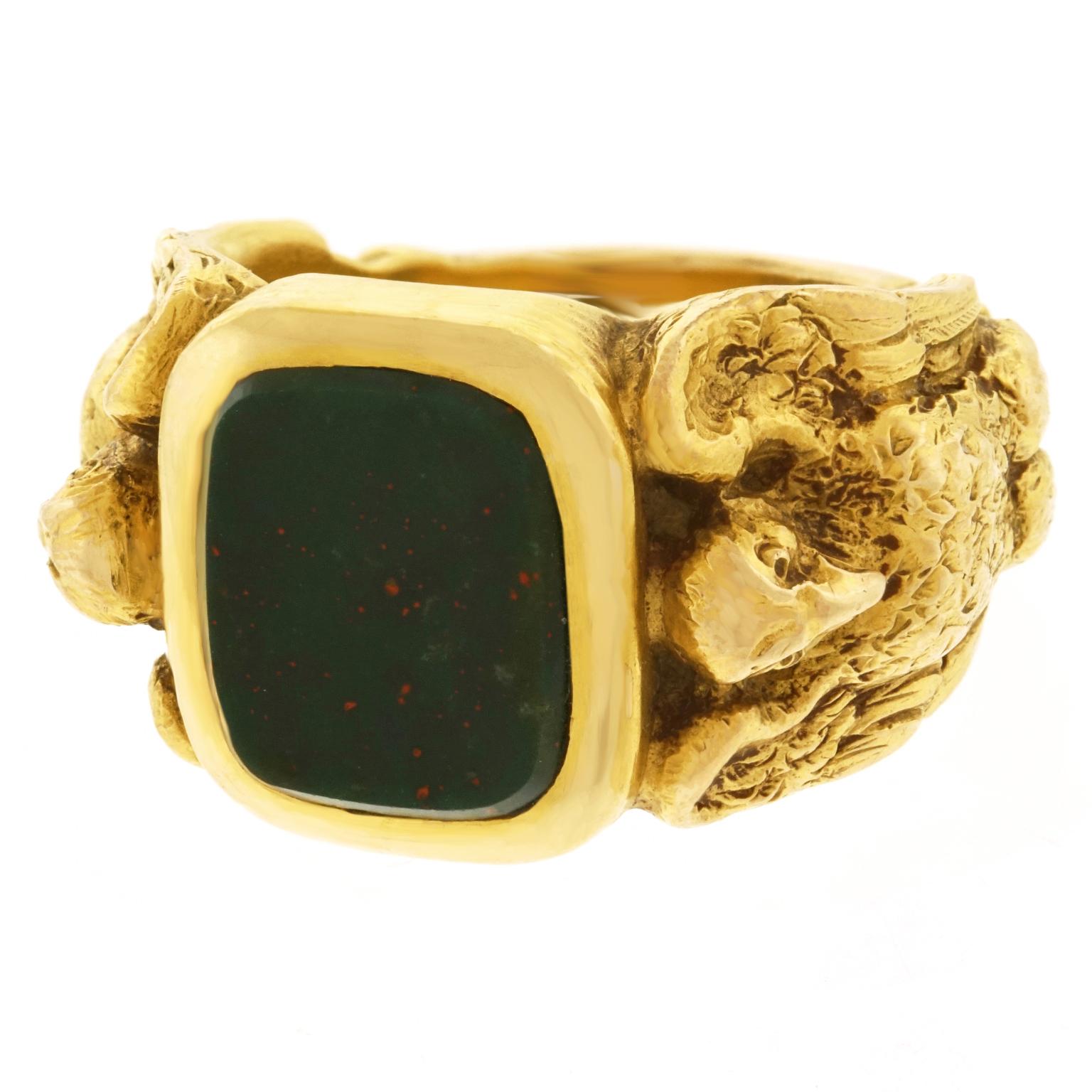 Art Deco Gold Signet Ring In Good Condition In Litchfield, CT