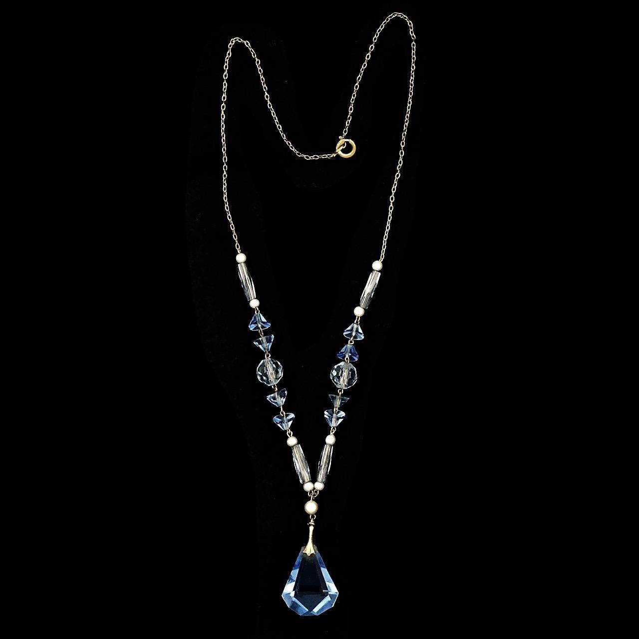 Art Deco Gold Tone Blue Glass Faux Pearl Necklace with Drop Pendant For Sale 3