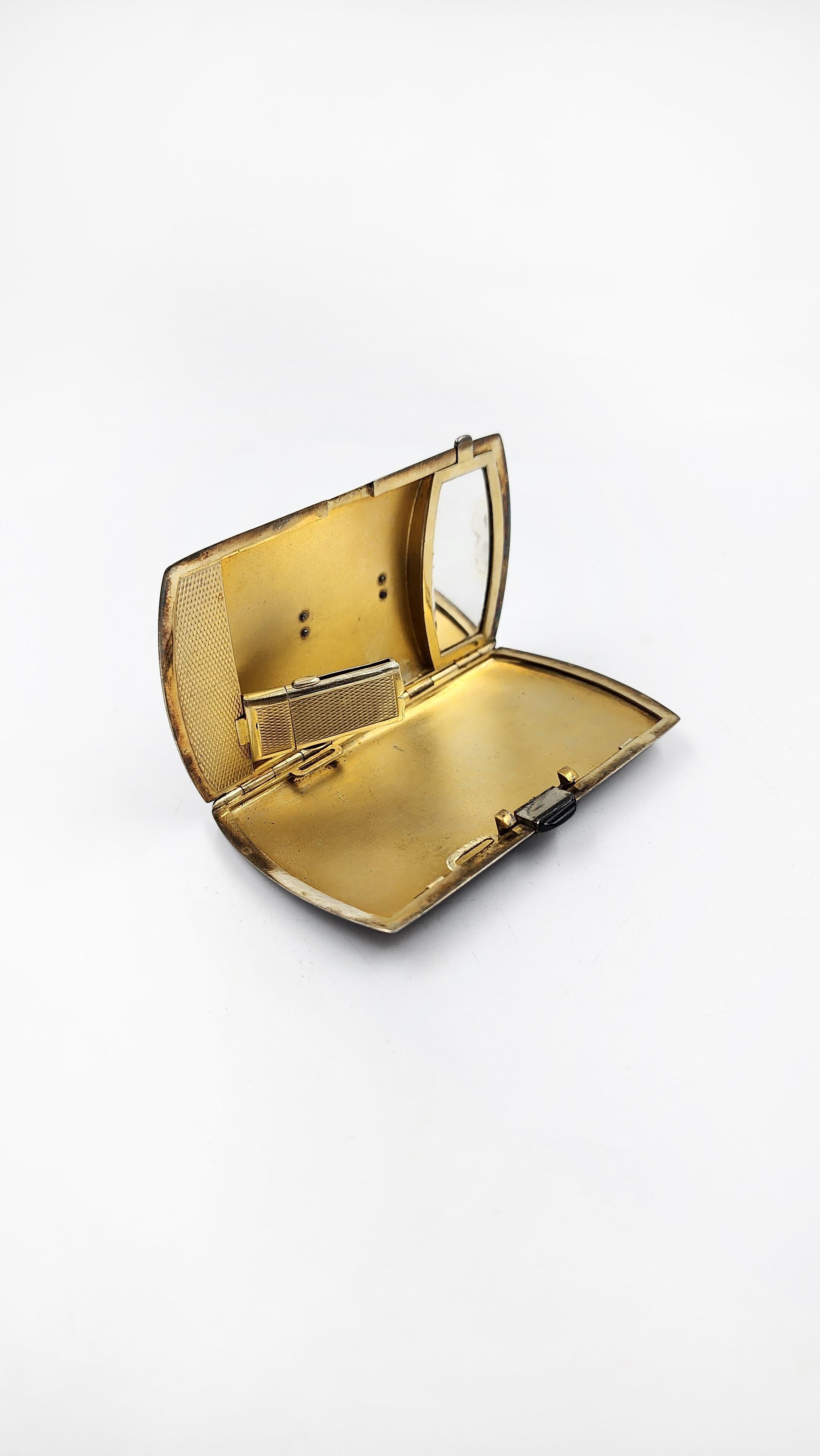 20th Century Art Deco gold vanity with black enamel and jade decoration For Sale