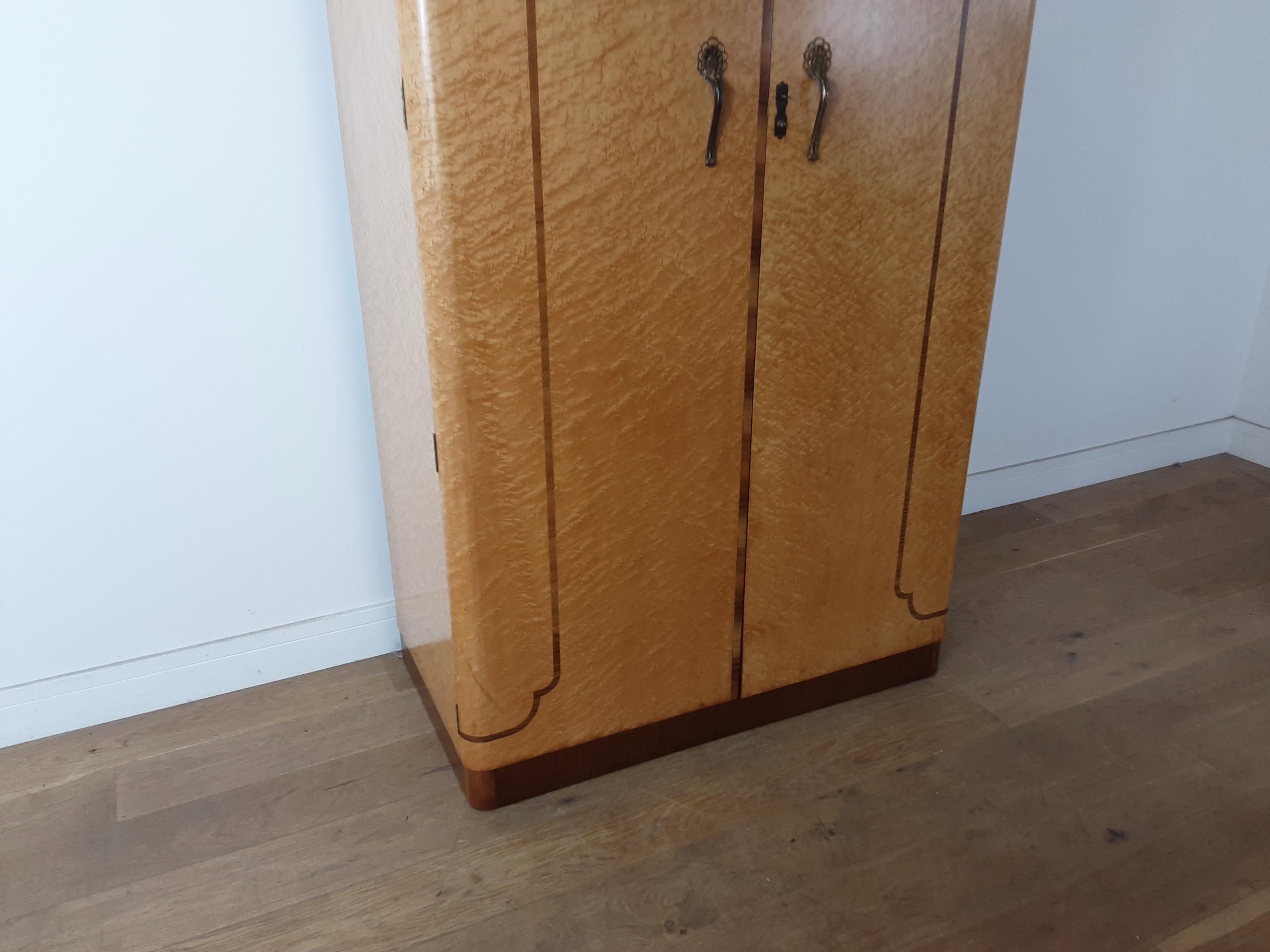 Art Deco Golden Bird's-Eye Maple British Wardrobe In Good Condition For Sale In London, GB