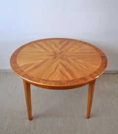 Table Art Déco en orme doré, vers 1930
