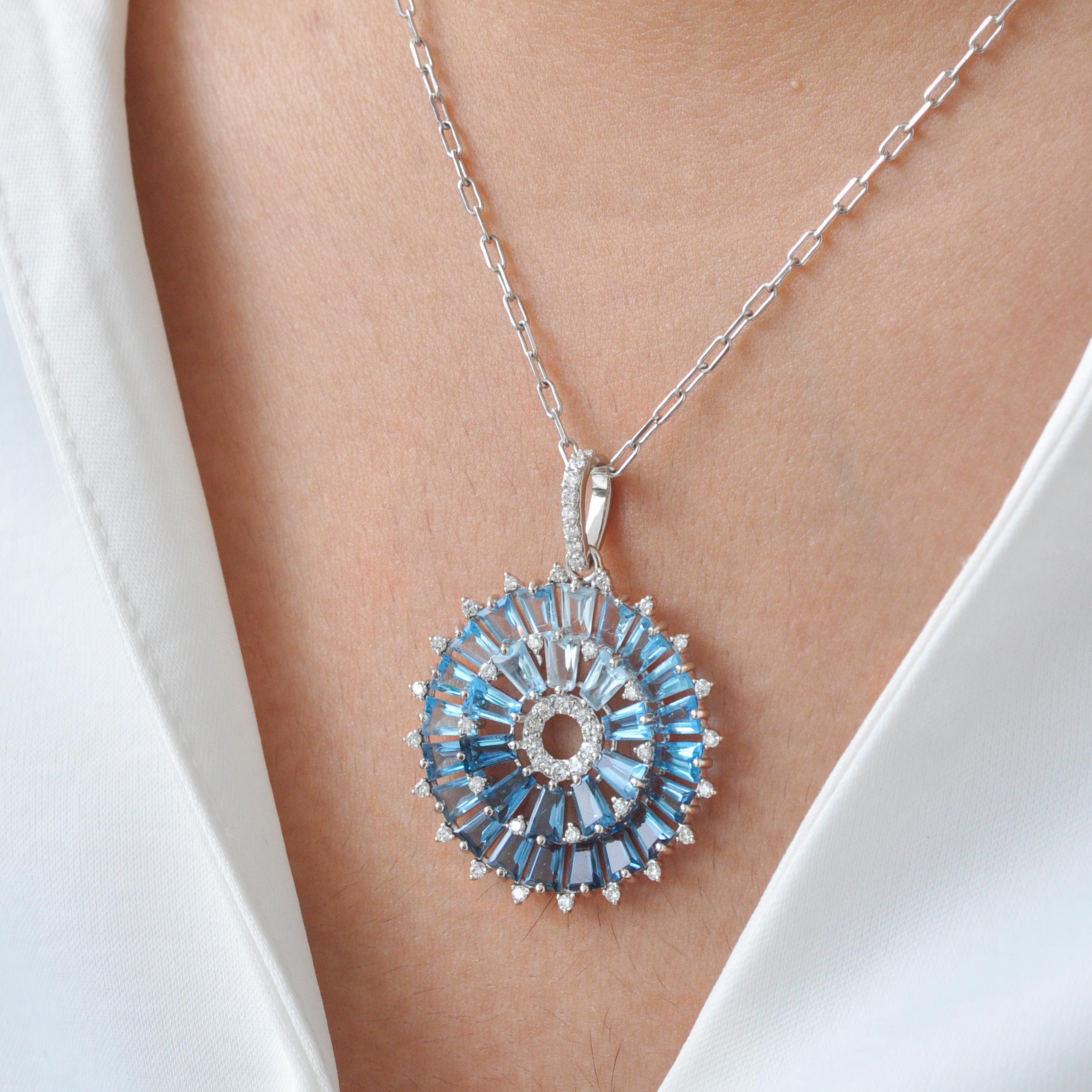 Art Deco Gradient Blauer Topas Kegel Baguette Kreisförmiger Diamant Gold Anhänger (Zeitgenössisch) im Angebot