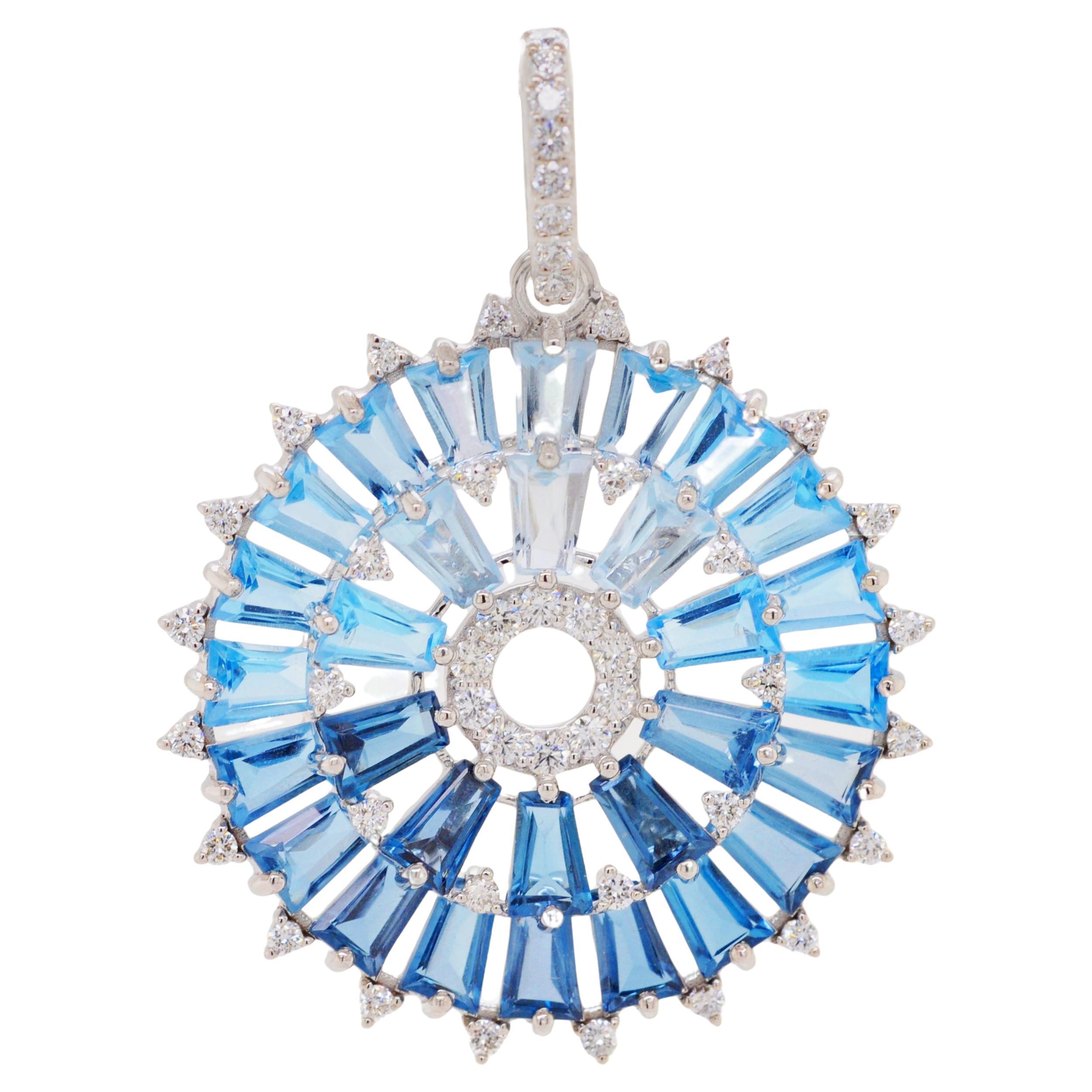 Ciondolo in oro Art Deco Gradient Blue Topaz Taper Baguette Circular Diamond
