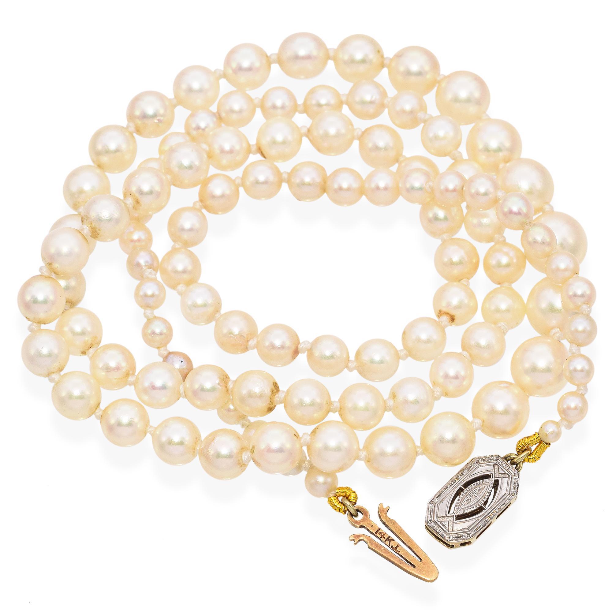 Collana Art Deco a fili di perle graduati con chiusura in oro 14k In condizioni buone in vendita a New York, NY
