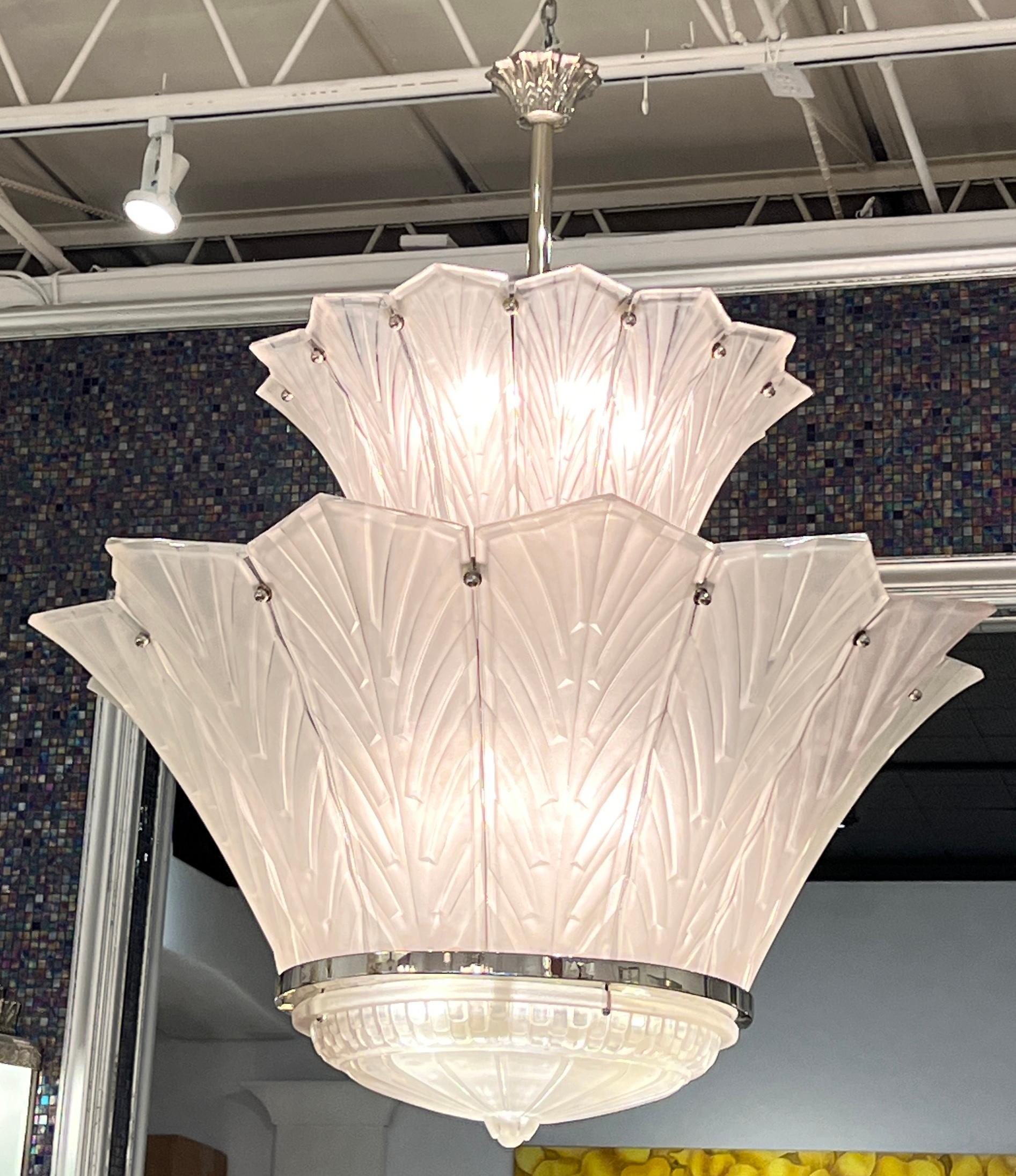 French Art Deco Grand Chandelier by Sabino