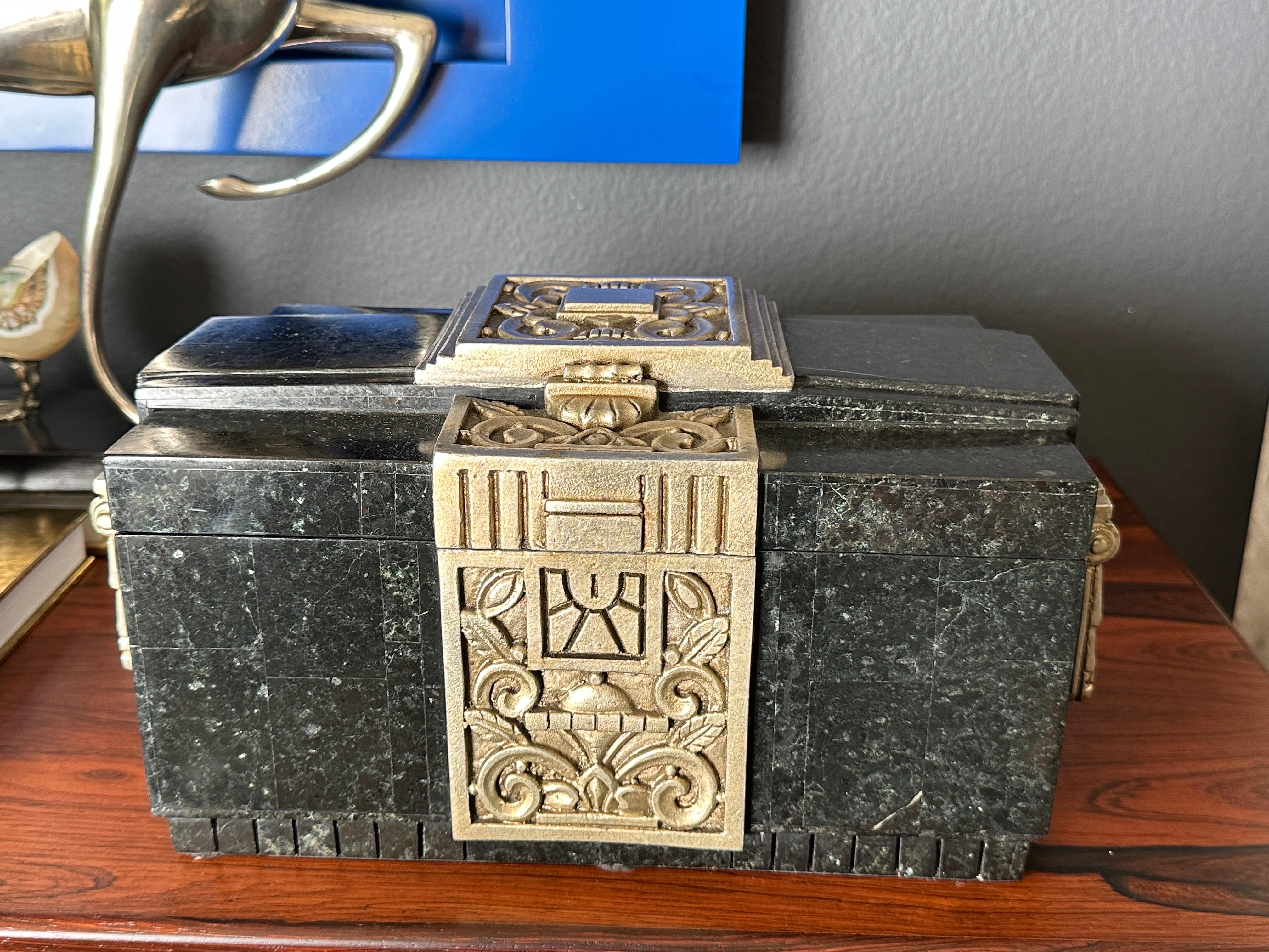 Joyero Art Decó de granito Filipino en venta