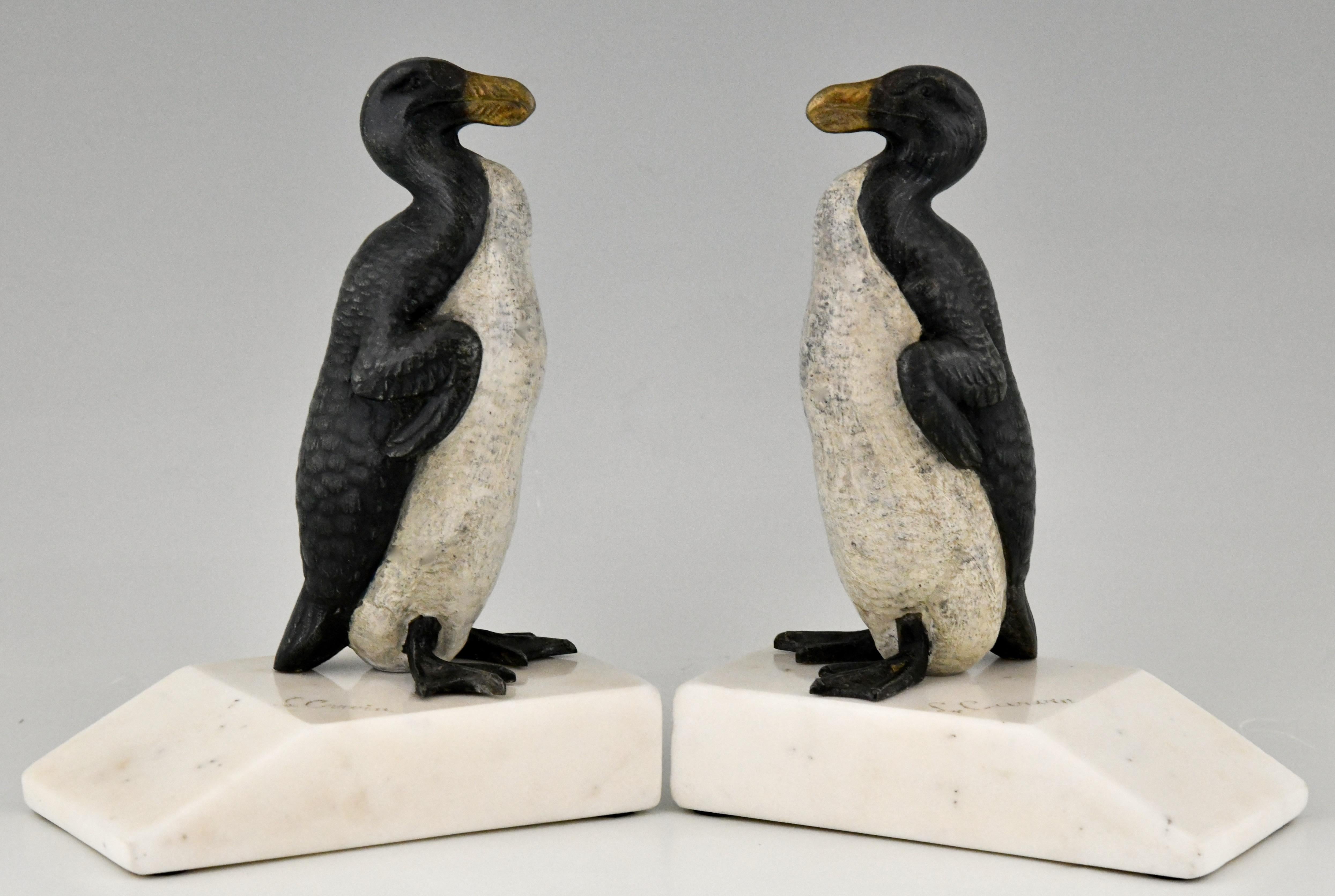 Art Deco great auk penguin bookends by Louis Albert Carvin. Patinated Art metal on a white marble base.

Literature:
Animals in bronze by Christopher Payne. Antique collectors club. Les bronzes de XIXe siècle by Pierre Kjellberg, Les éditions des
