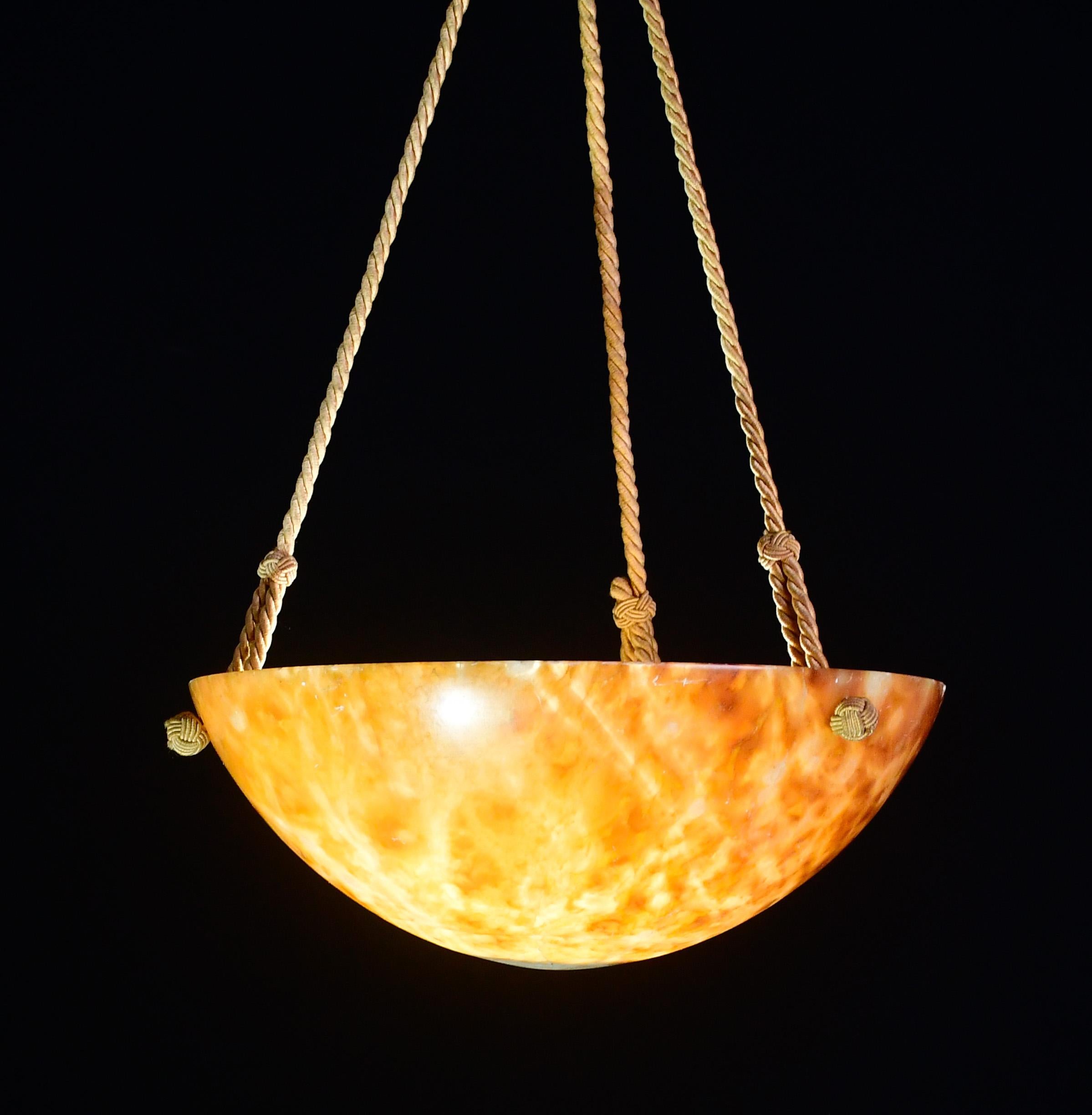 Art Decò Grand Design Lustre en albâtre brun, années 1940 Bon état - En vente à Roma, IT