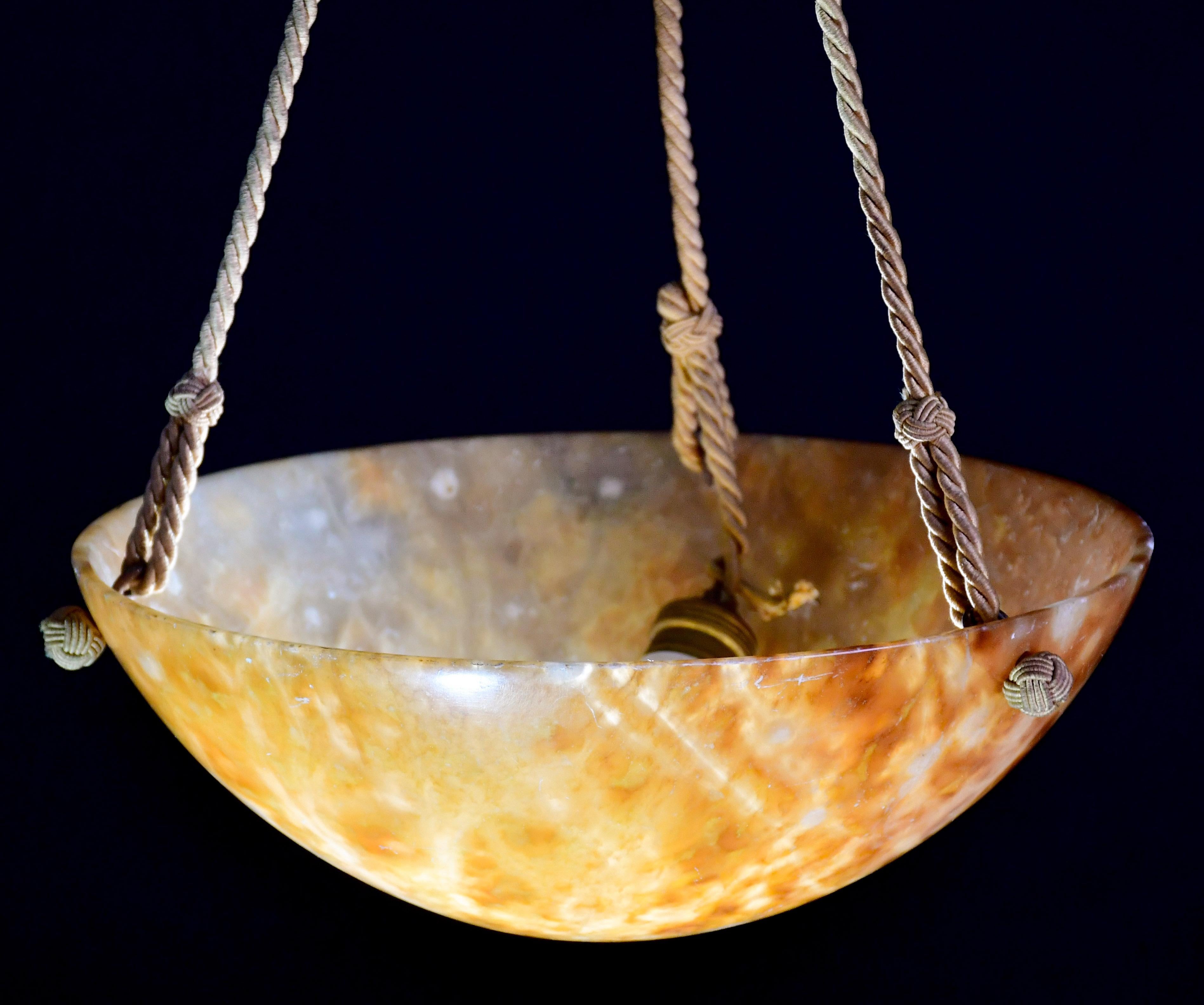 Art Decò Grand Design Lustre en albâtre brun, années 1940 en vente 1