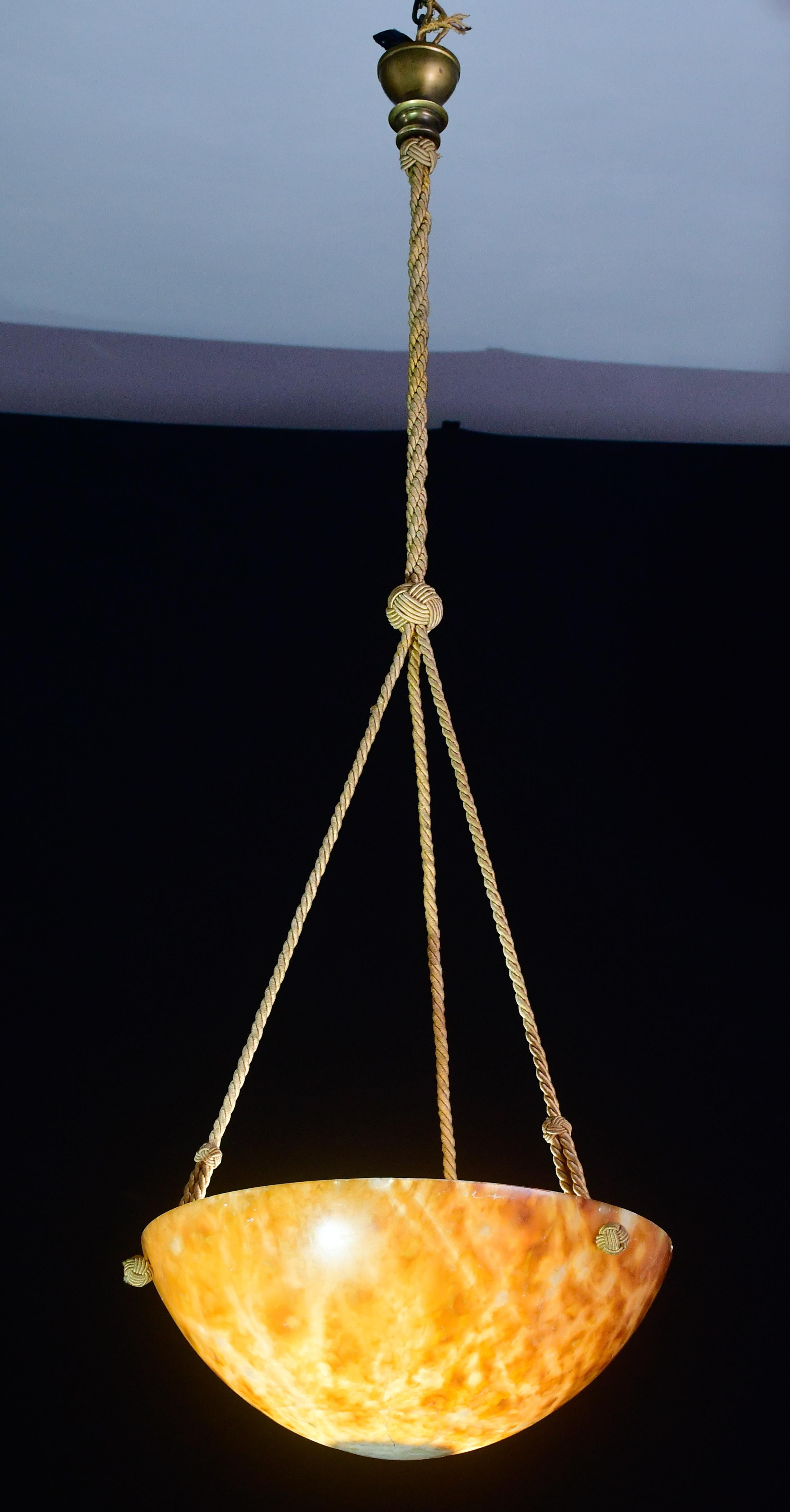 Art Decò Grand Design Lustre en albâtre brun, années 1940 en vente 2