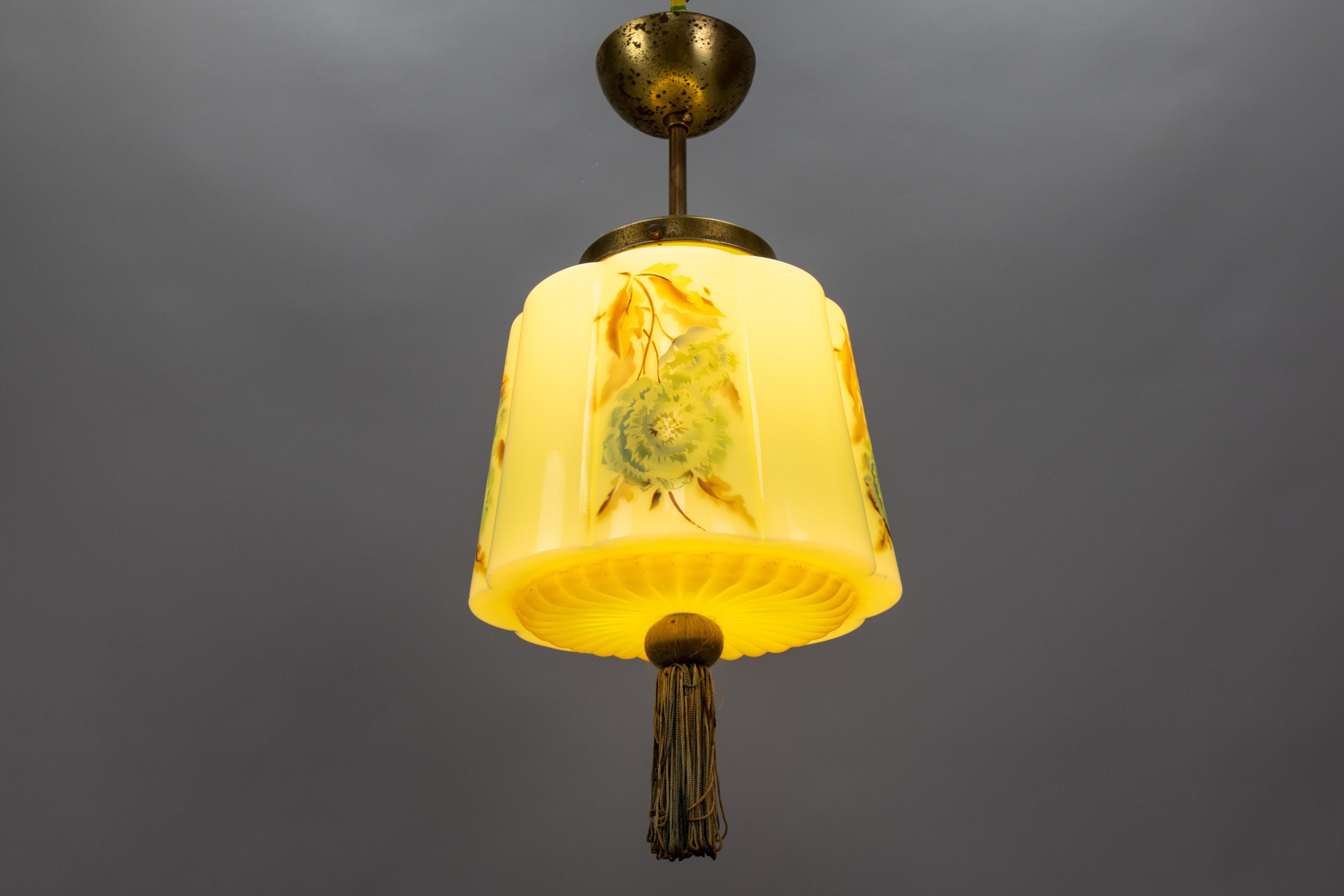 Art Deco Green and Brown Glass Floral Design Pendant Light, Germany, 1930s For Sale 4