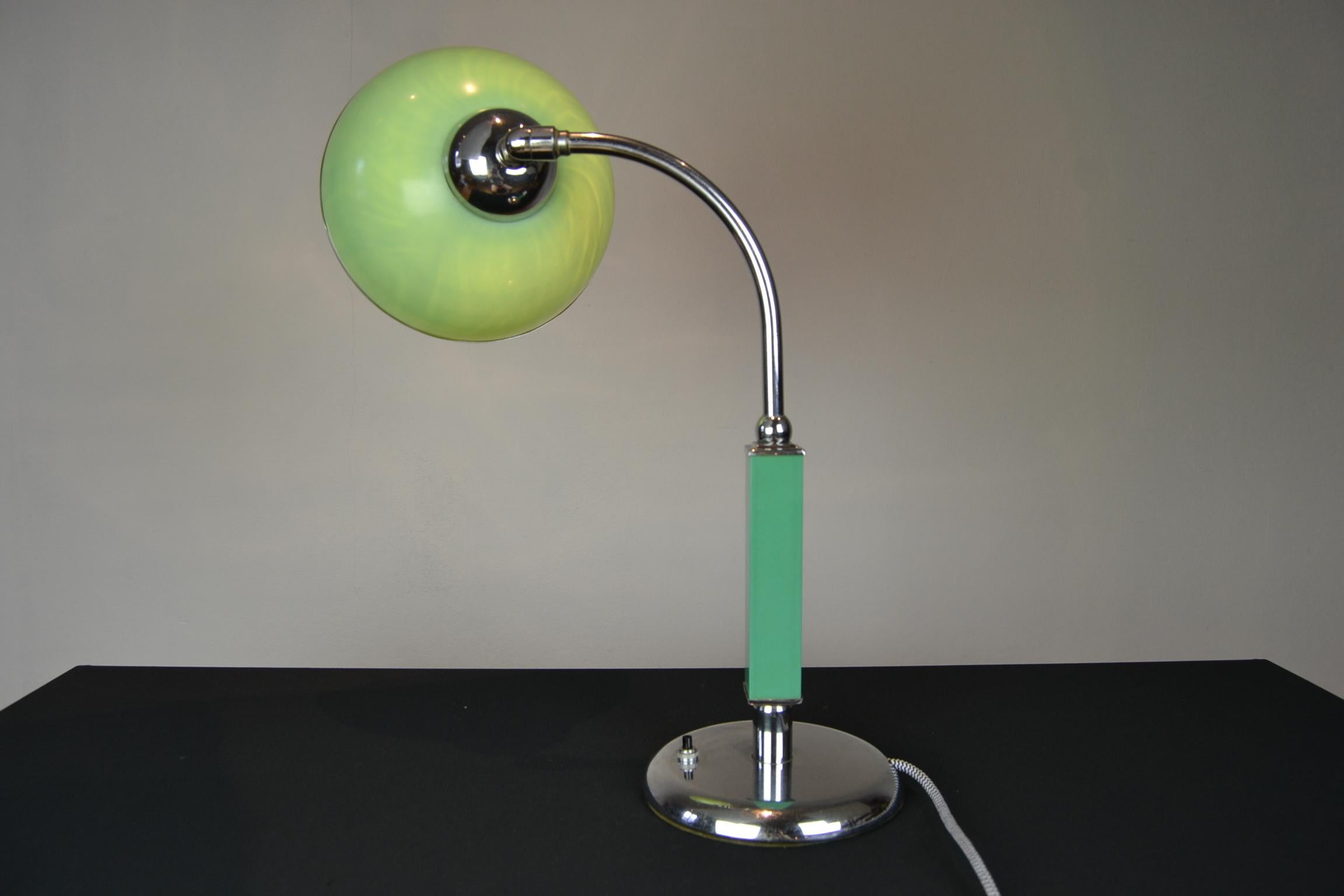 Art Deco Green Bakelite Desk Lamp Bauhaus Style, 1920s, Germany 8