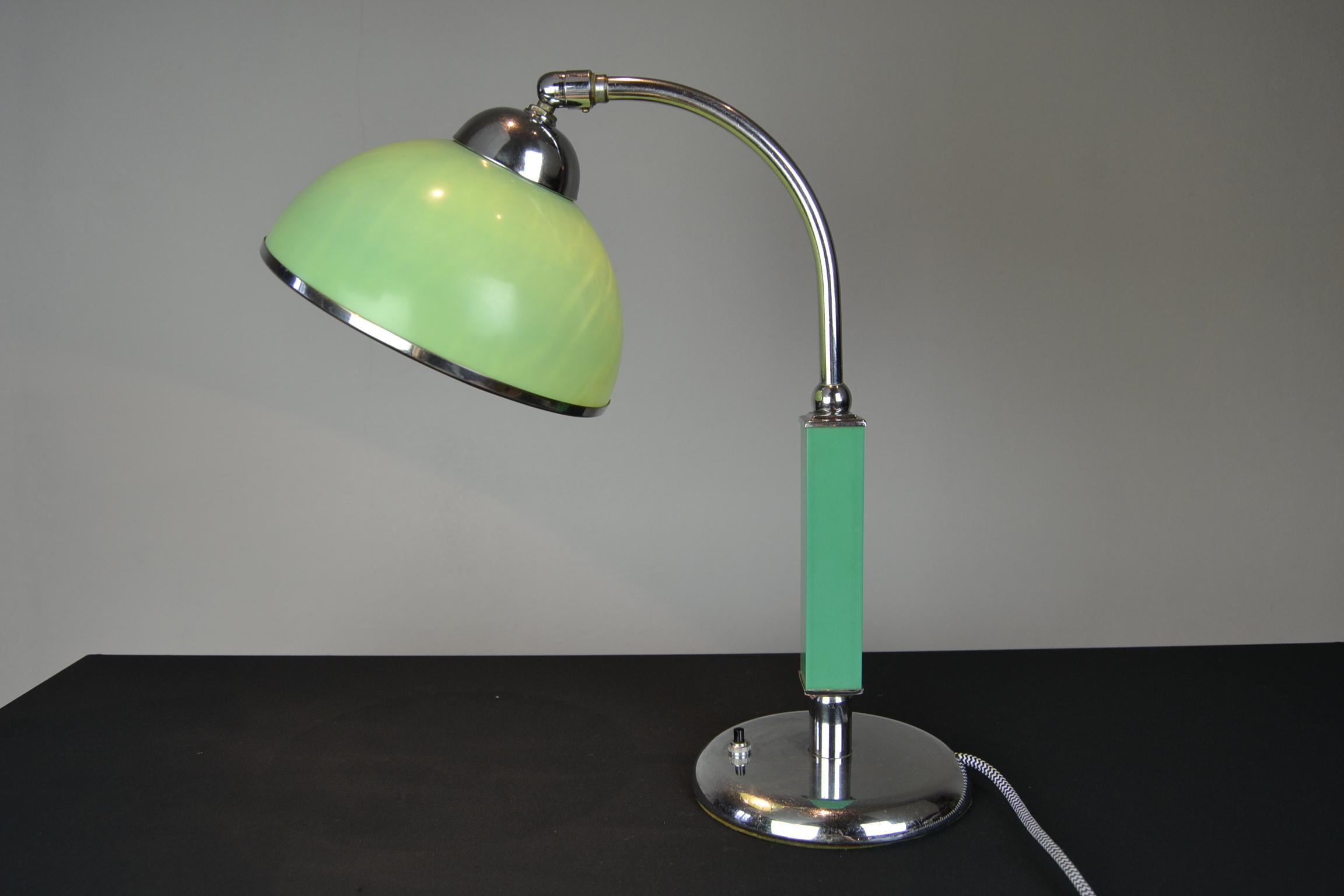 Art Deco Green Bakelite Desk Lamp Bauhaus Style, 1920s, Germany 9