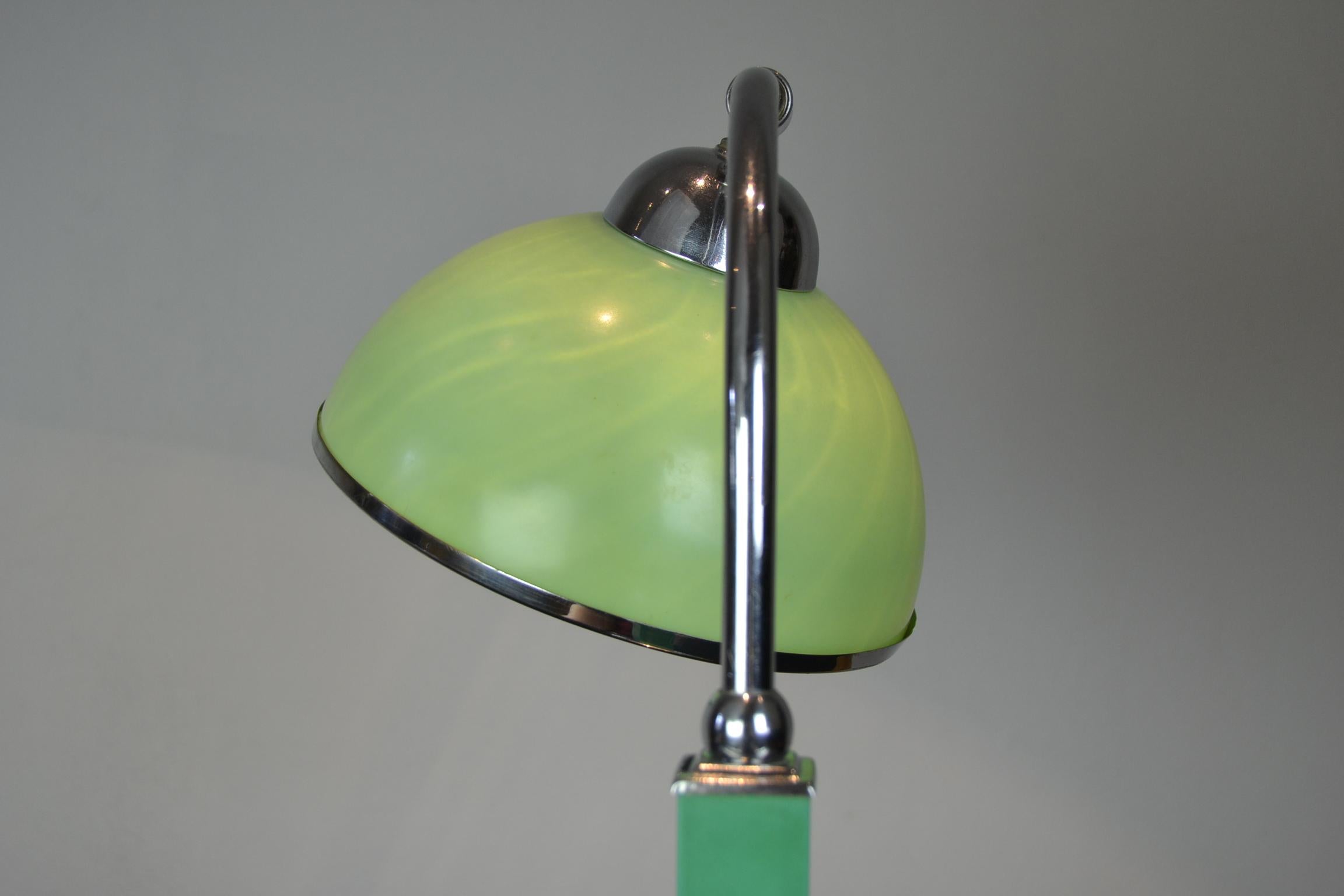 Art Deco Green Bakelite Desk Lamp Bauhaus Style, 1920s, Germany 10