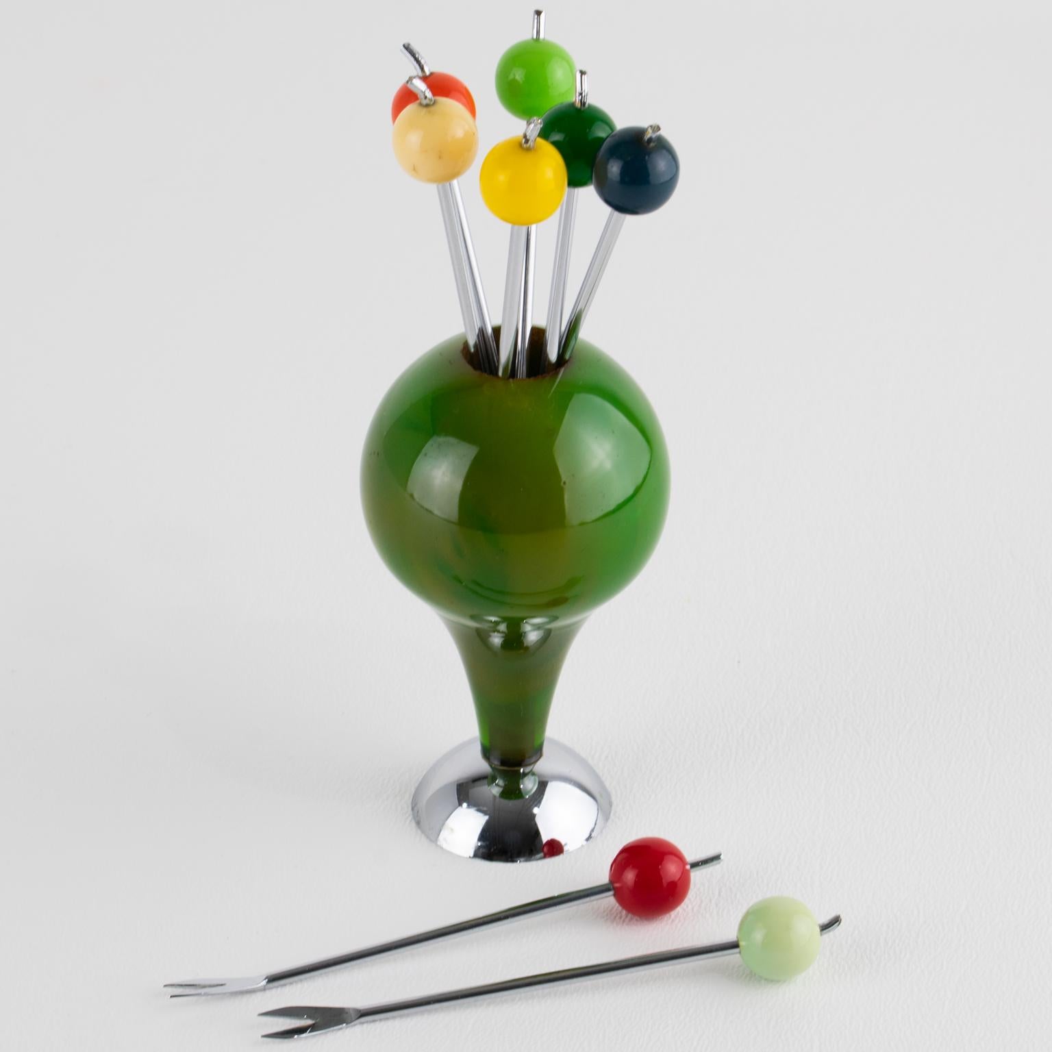 Français Set de pics à cocktail en bakélite vert Art Deco en forme de tee de golf, circa 1930 en vente