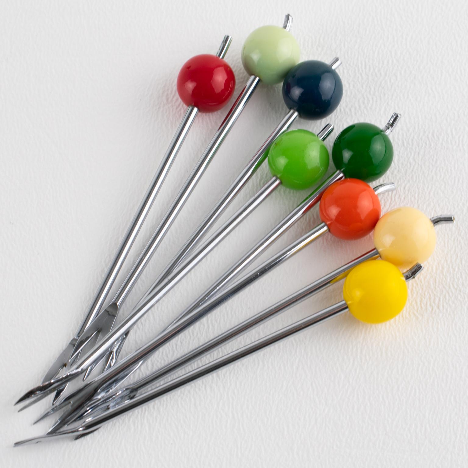 Set de pics à cocktail en bakélite vert Art Deco en forme de tee de golf, circa 1930 Bon état - En vente à Atlanta, GA