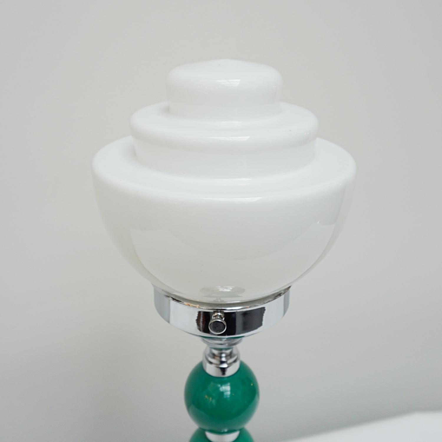Tischlampe aus grünem Bakelit im Art déco-Stil (Englisch) im Angebot