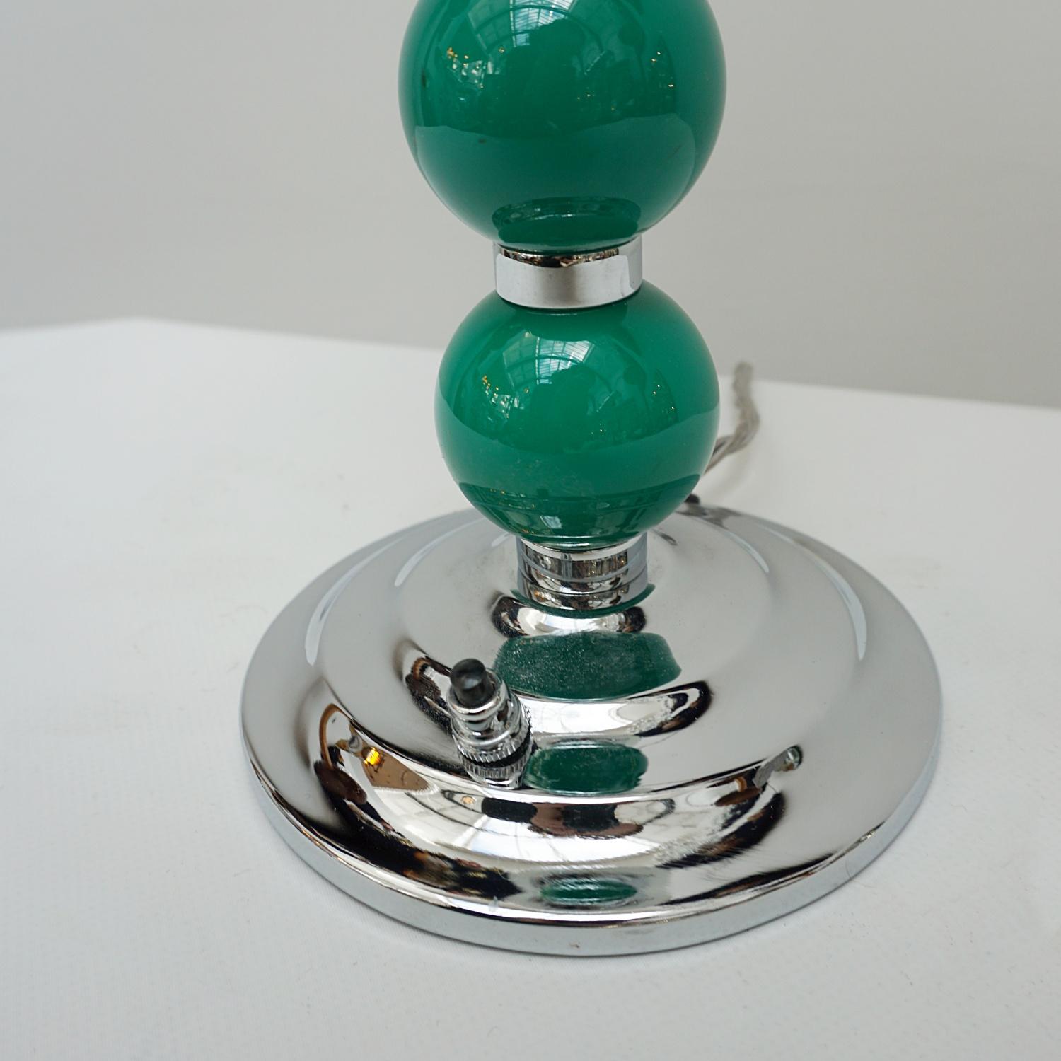 Chrome Art Deco Green Bakelite Table Lamp For Sale