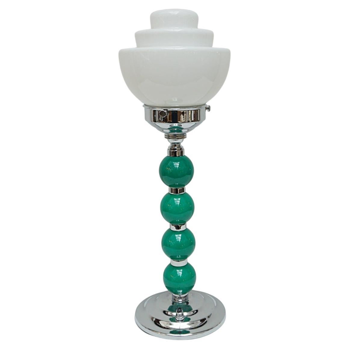 Tischlampe aus grünem Bakelit im Art déco-Stil