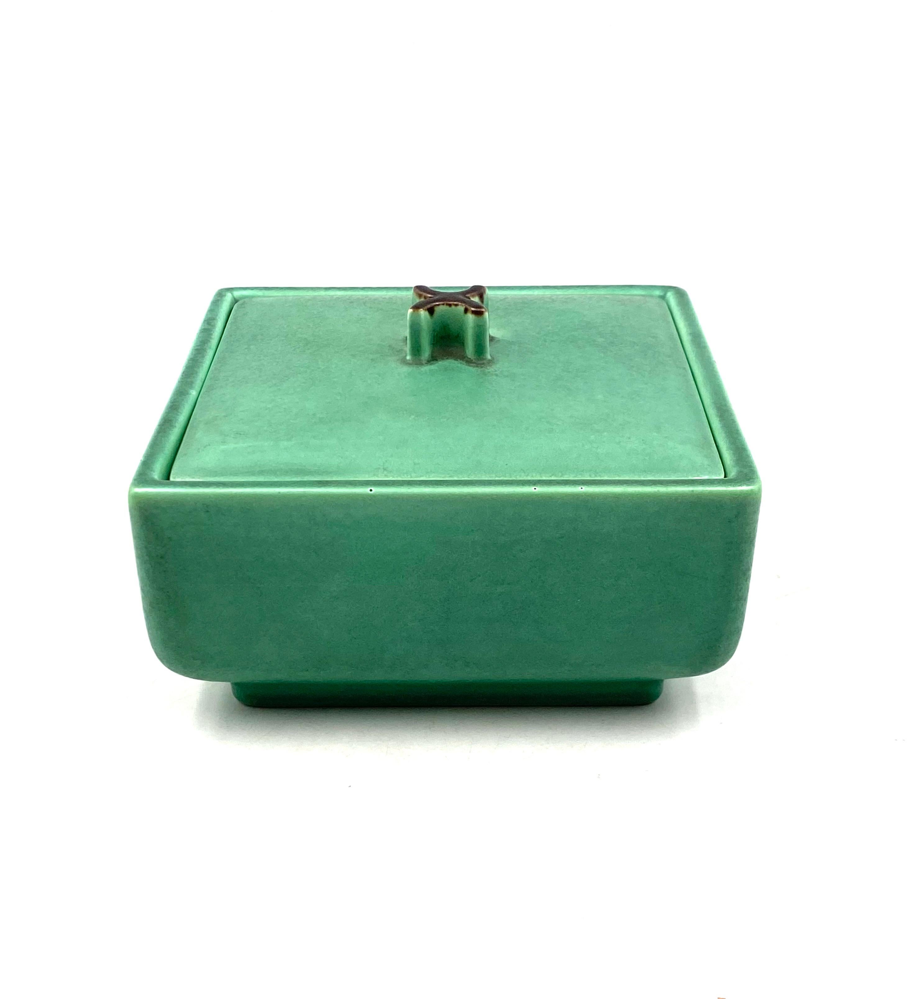 Art Deco Green Ceramic Box, France, 1940s In Good Condition In Firenze, IT