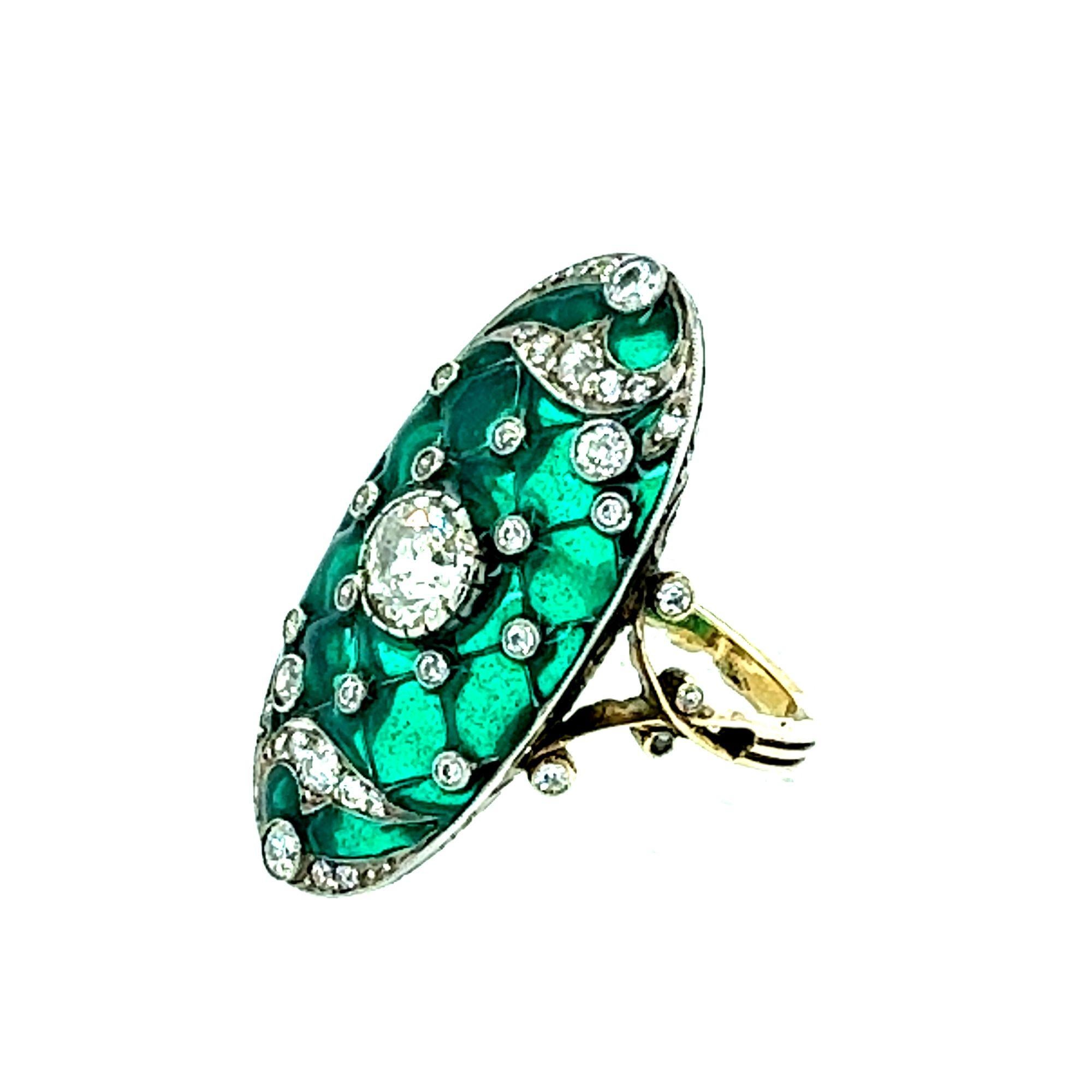 Art Déco Anello Art Deco con smalto verde e diamanti in vendita
