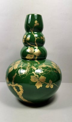 Art Decò Grün emaillierte Terrakotta-Vase mit reinem Golddekor, Frankreich