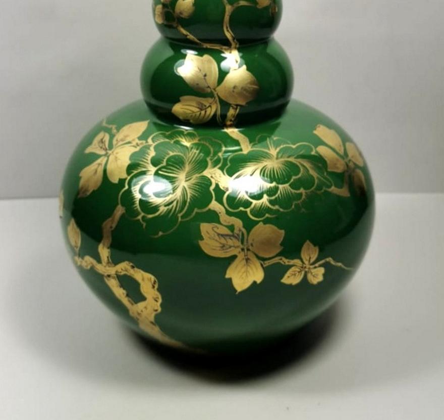 20th Century Art Decò Green Enameled Terracotta Vase with Pure Gold Decorations, France For Sale