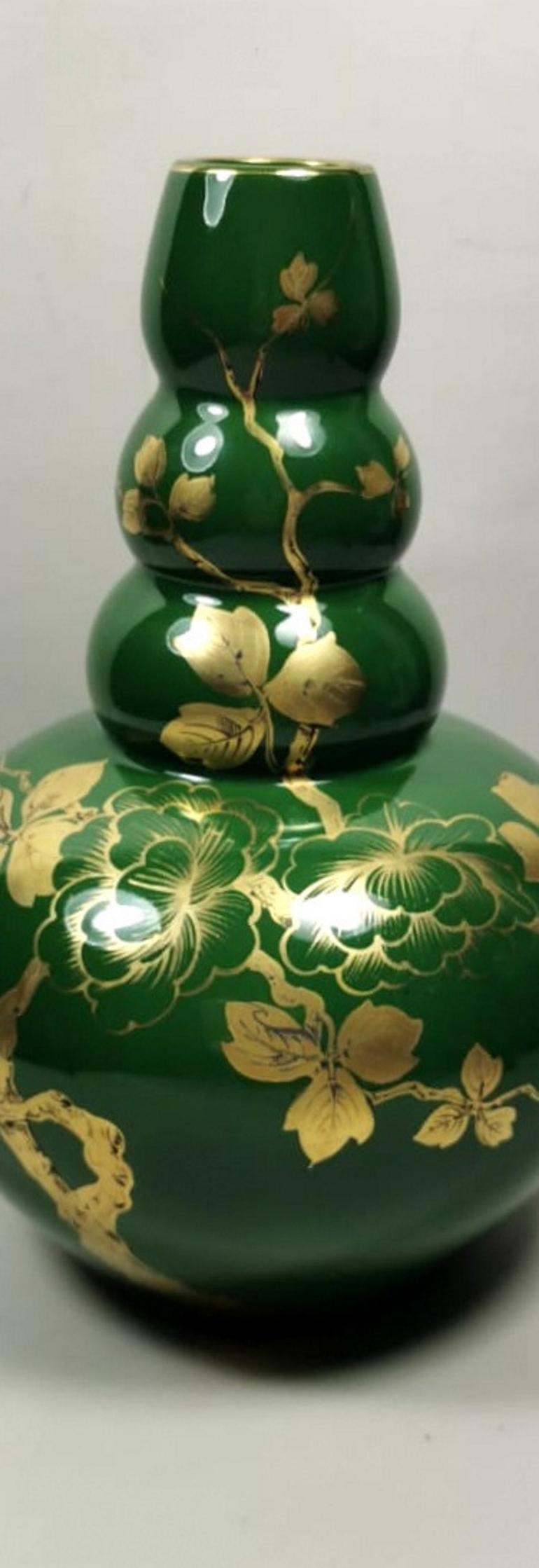 20th Century Art Decò Green Enameled Terracotta Vase with Pure Gold Decorations, France For Sale