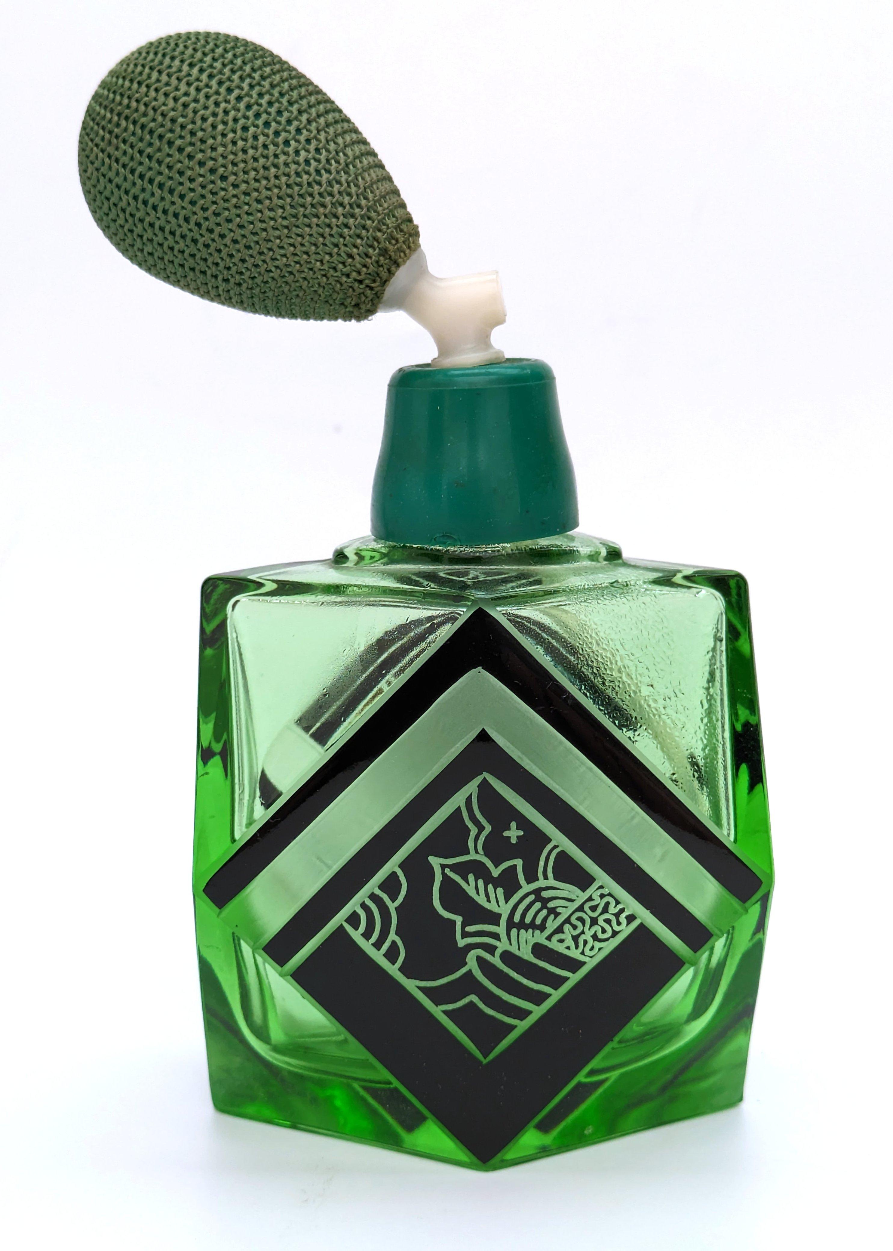 Frasco de perfume Art Déco de vidrio verde y esmalte negro de Karl Palda, c1930 Vidrio en venta