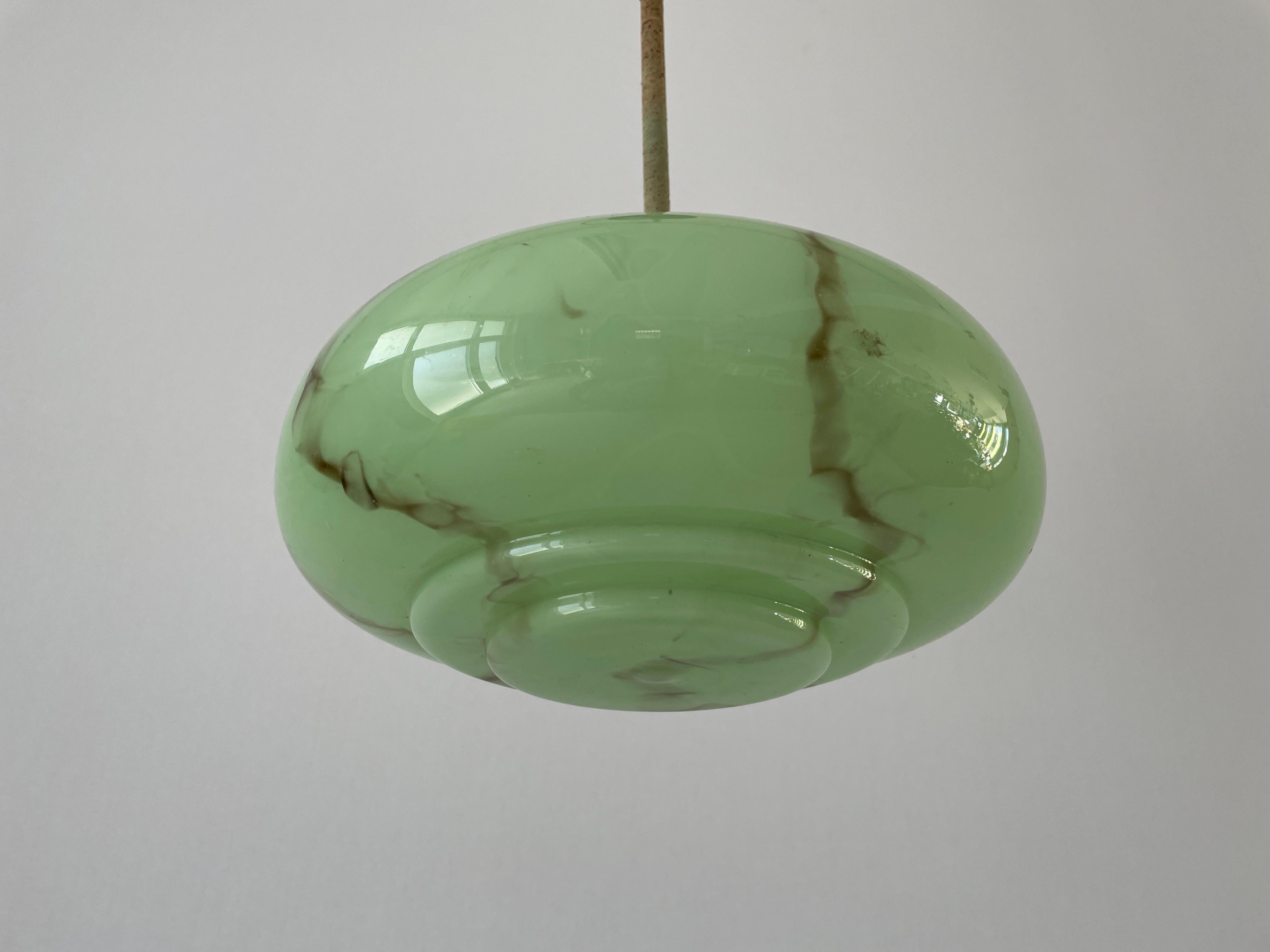 Tedesco Lampada da soffitto in vetro verde Art Deco, anni '1940, Germania in vendita