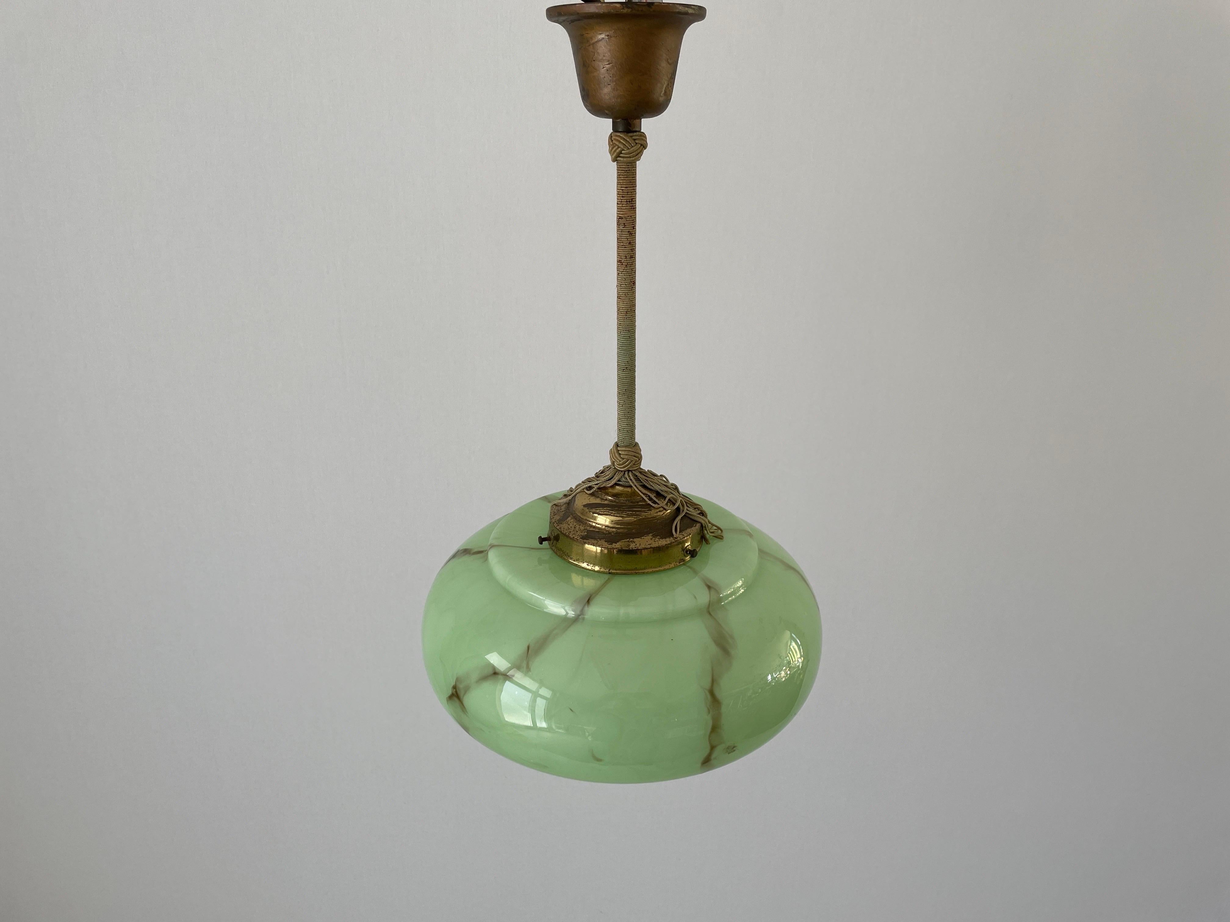 Metà XX secolo Lampada da soffitto in vetro verde Art Deco, anni '1940, Germania in vendita