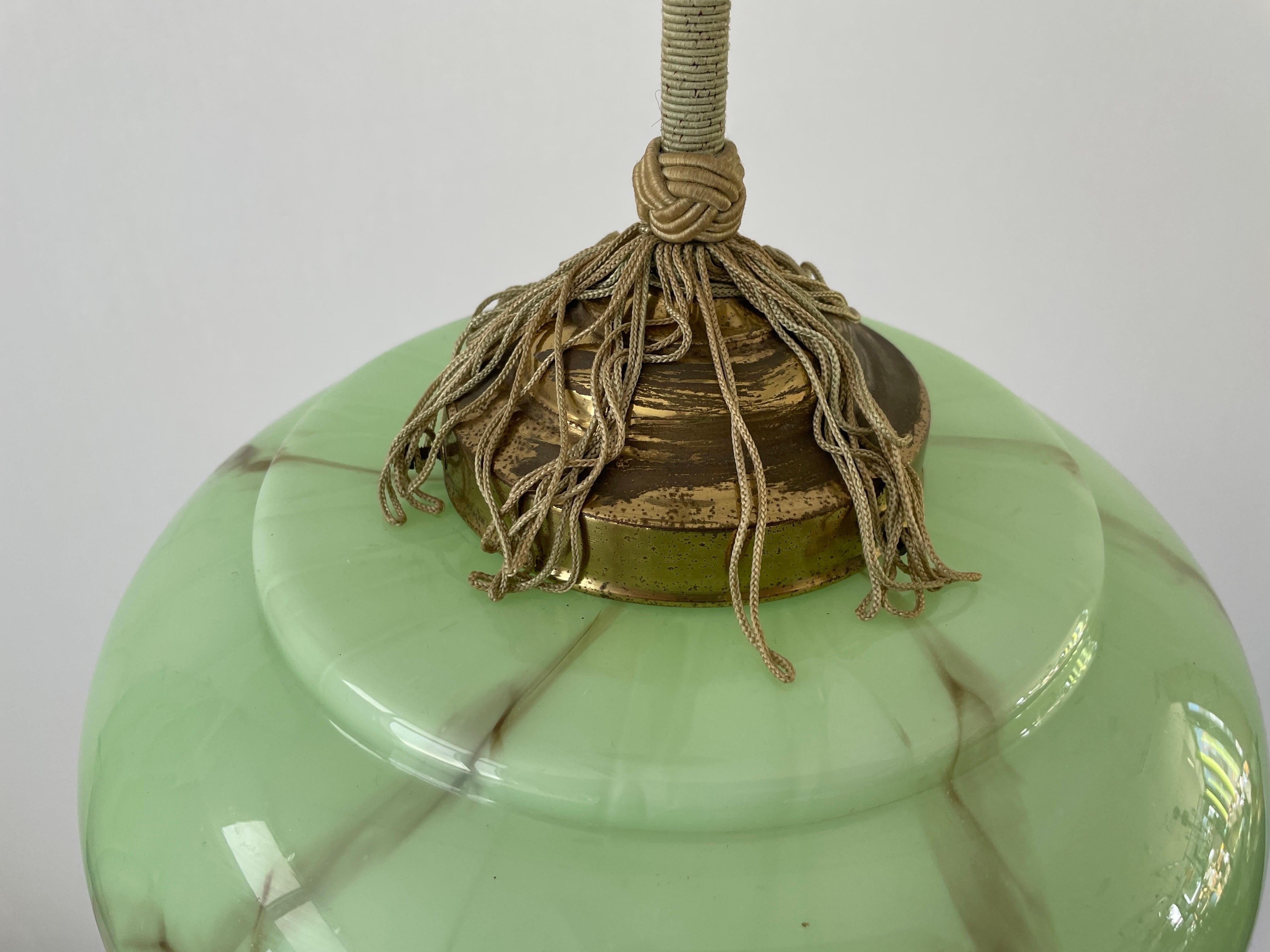 Ottone Lampada da soffitto in vetro verde Art Deco, anni '1940, Germania in vendita