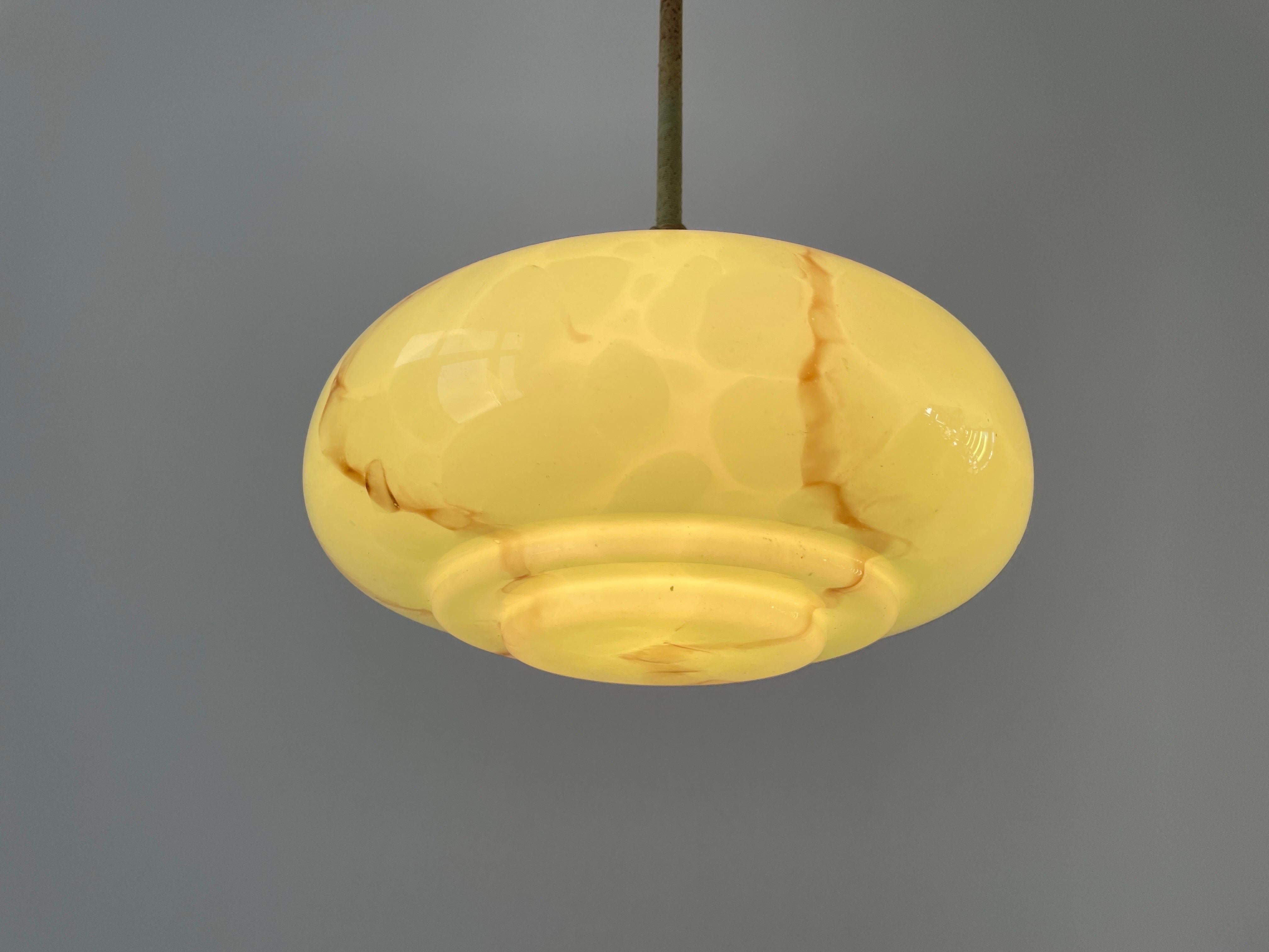 Lampada da soffitto in vetro verde Art Deco, anni '1940, Germania in vendita 1