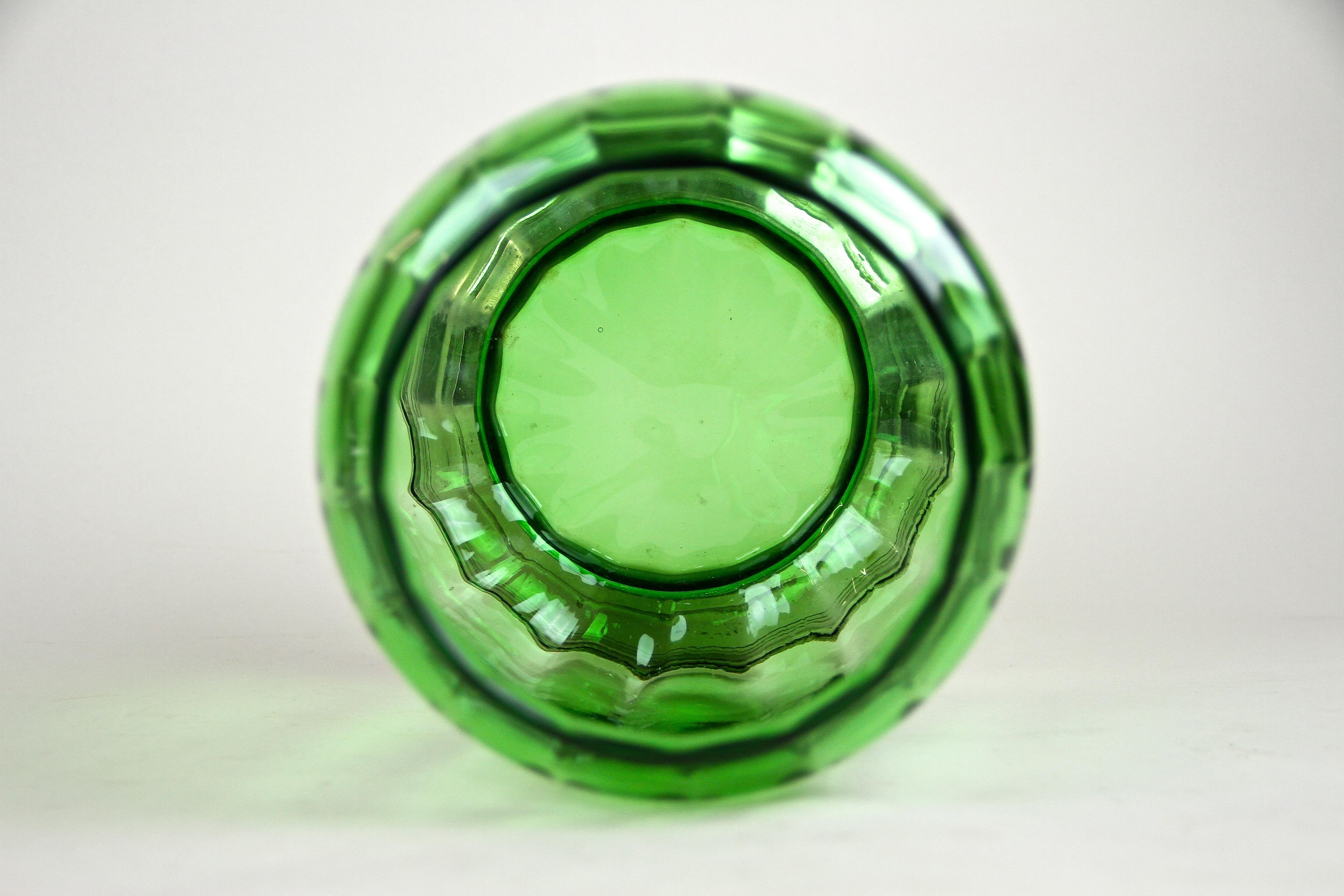 Grünes Art-Déco-Glasglasgefäß/ Punchschale mit Deckel, Österreich, um 1920 5