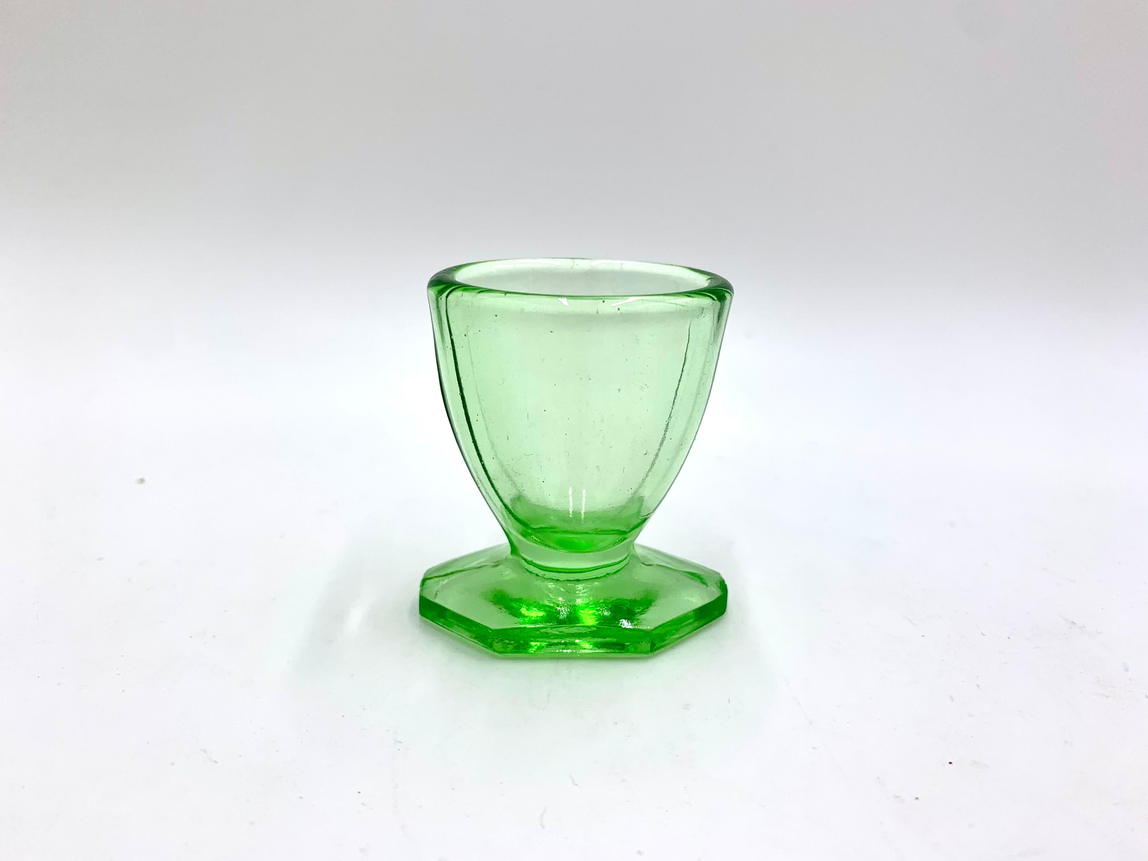 Mid-20th Century Art Deco Green Glass Absint Carafe Decanter with 6 glasses, Czech Republic, 1930