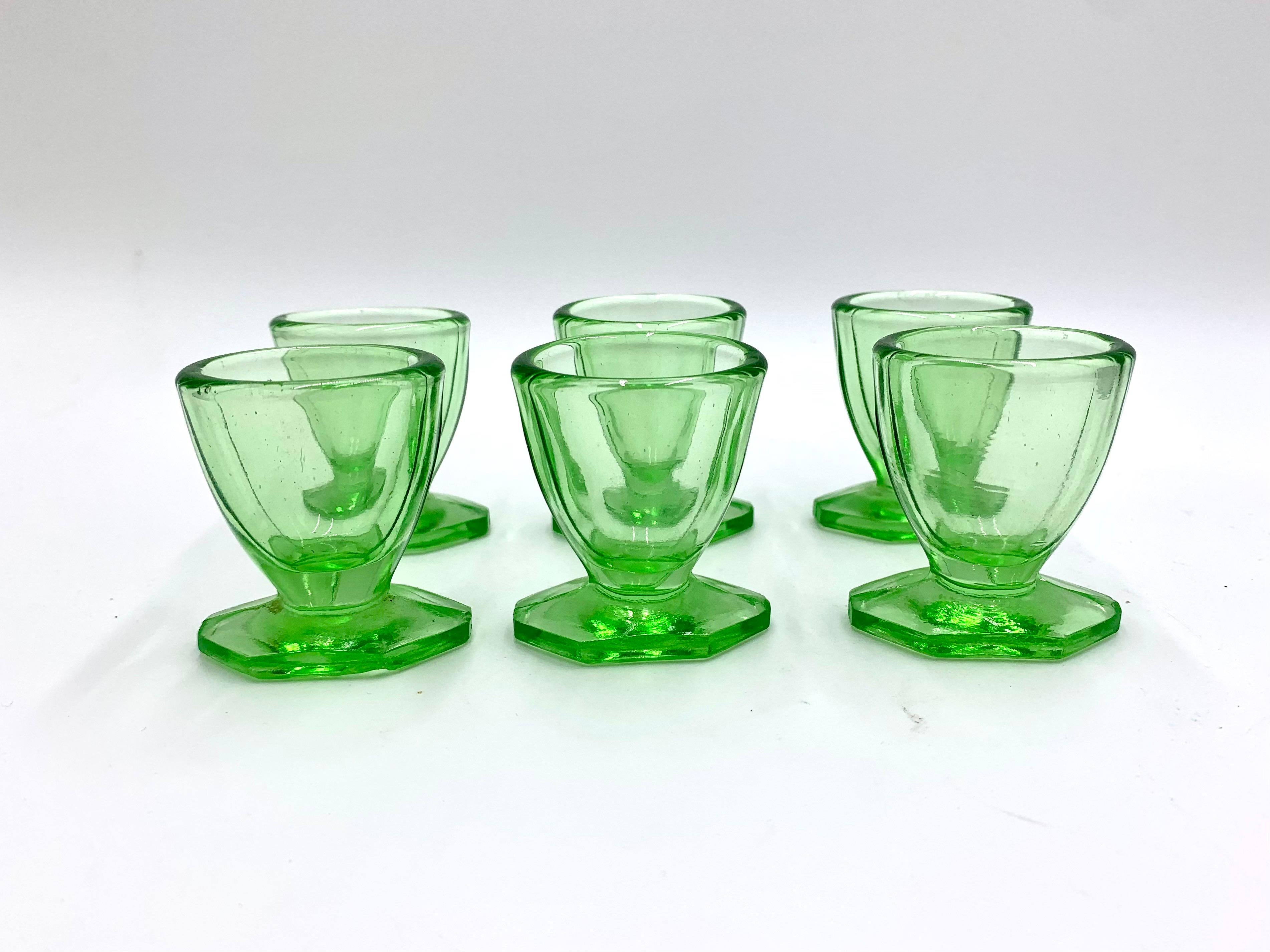 Art Deco Green Glass Absint Carafe Decanter with 6 glasses, Czech Republic, 1930 2