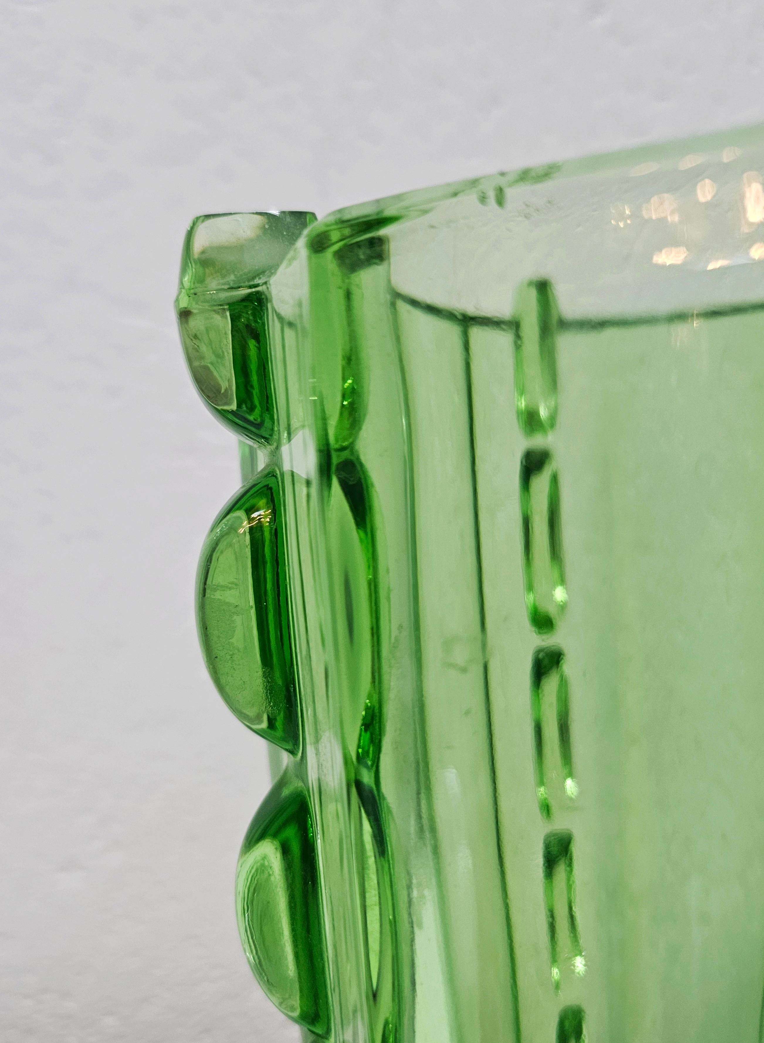 Art Deco Green Glass Sculpural Vase, Czechoslovakia 1960s For Sale 1