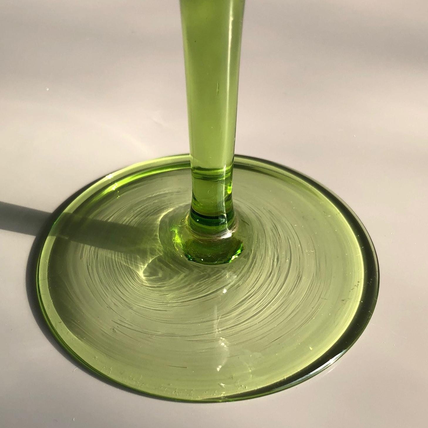 The Artful Green Glass Set, Autriche, années 1920 en vente 3