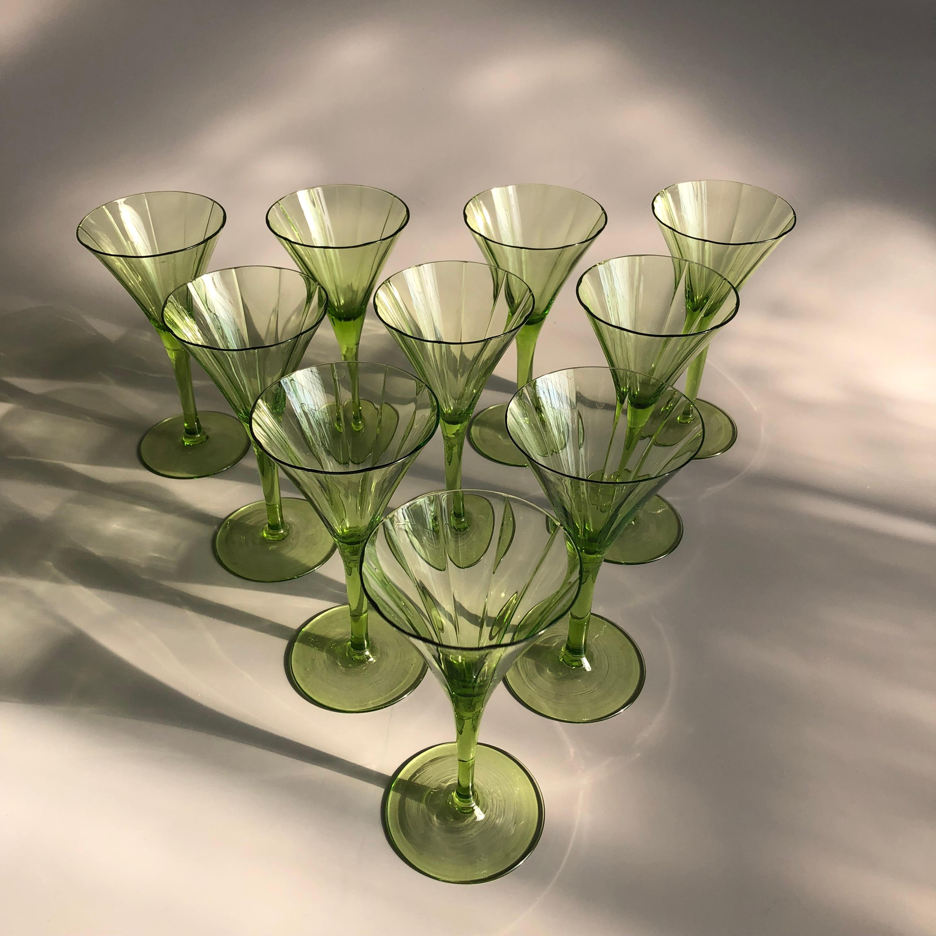 The Artful Green Glass Set, Autriche, années 1920 en vente 10