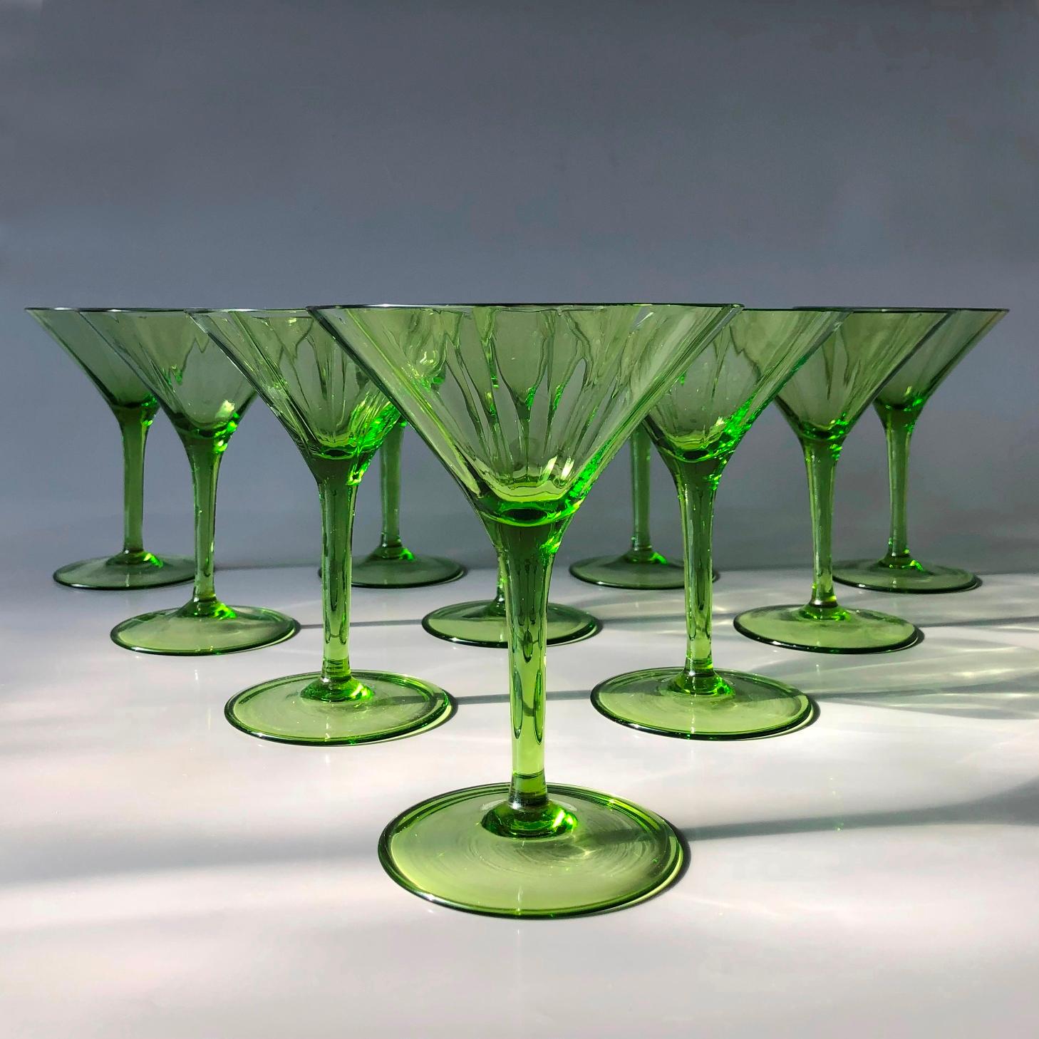 Début du 20ème siècle The Artful Green Glass Set, Autriche, années 1920 en vente